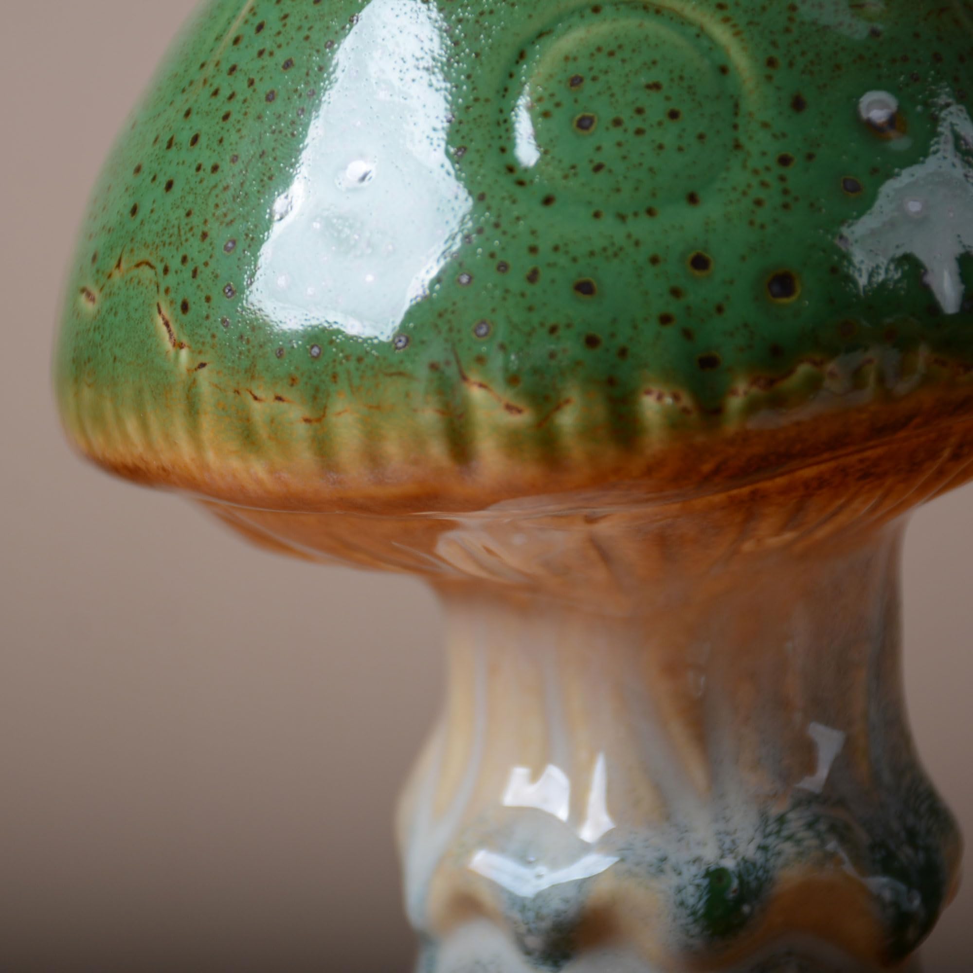 SEINHIJO Statua Decorativa Funghi Scultura Giardino Figurine Moderna Arts Regalo Ceramica Statuetta per Patio Cortile 17cm