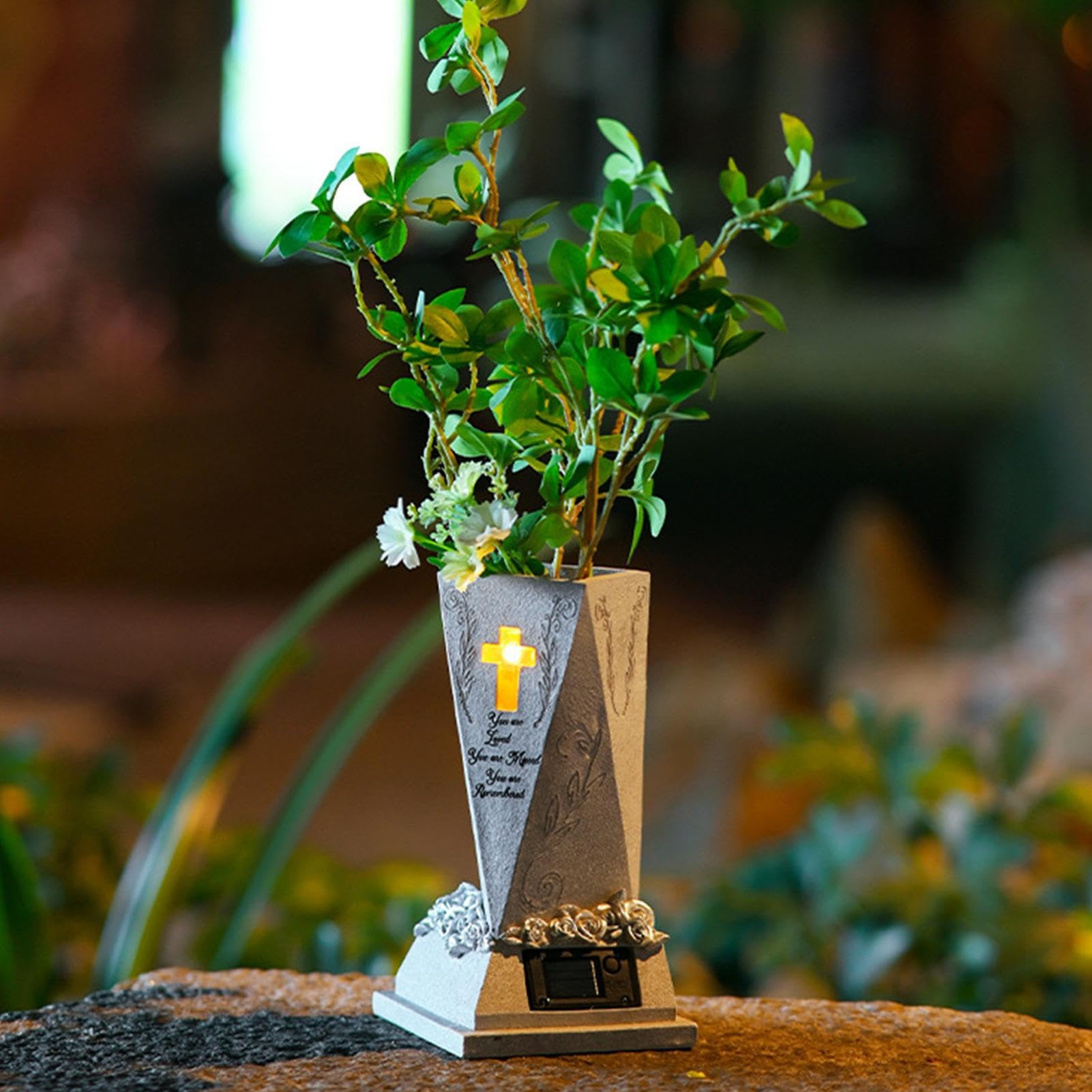 Générique Vase Funéraire avec Lumière Solaire, Décorations Funéraires pour Fleurs Fraîches Ou Artificielles, Vase Funéraire Décoratif Solaire en Résine pour Pelouse, Cour, Cimetière Et Jardin