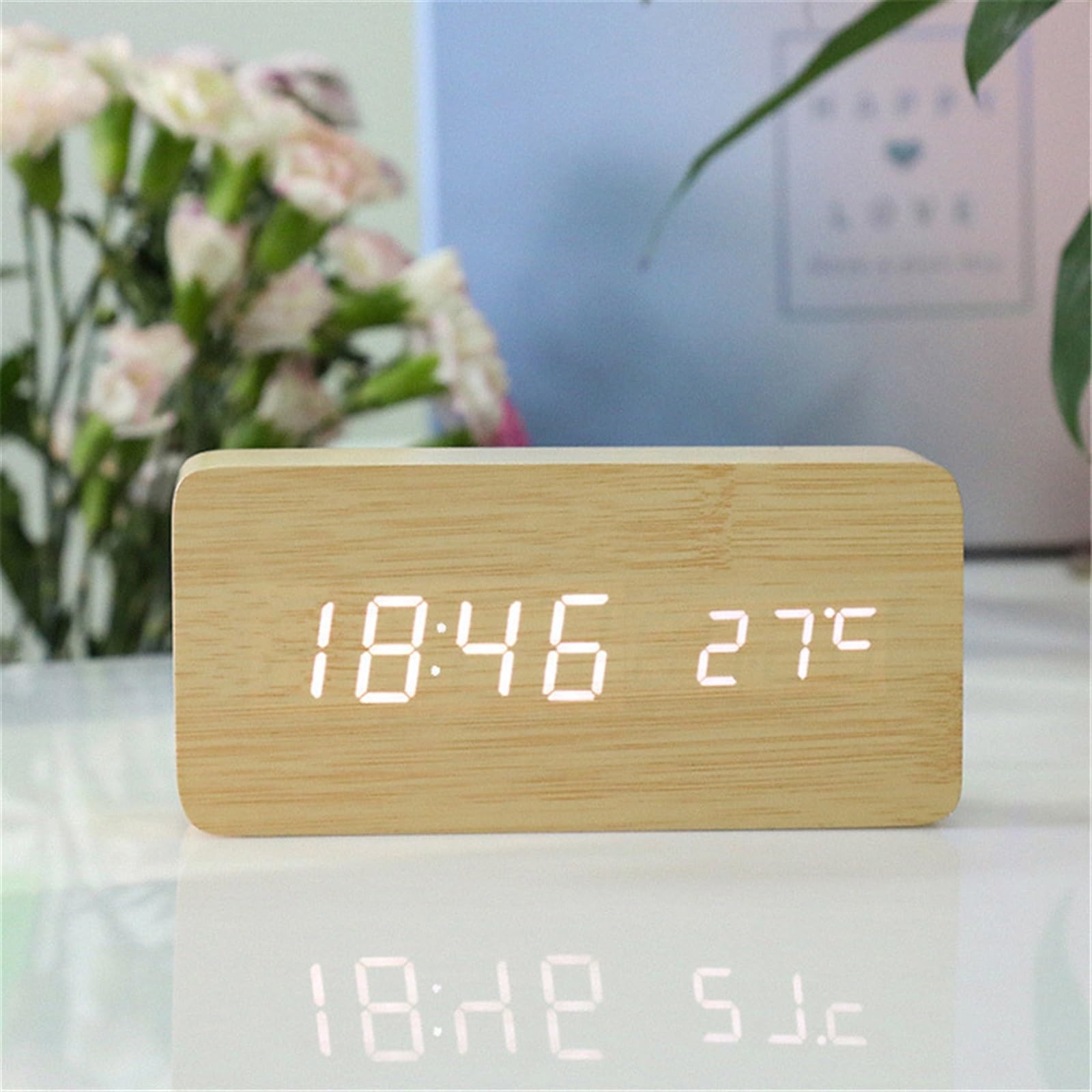 Horloge numérique bois carrée pour table de chevet et bureau