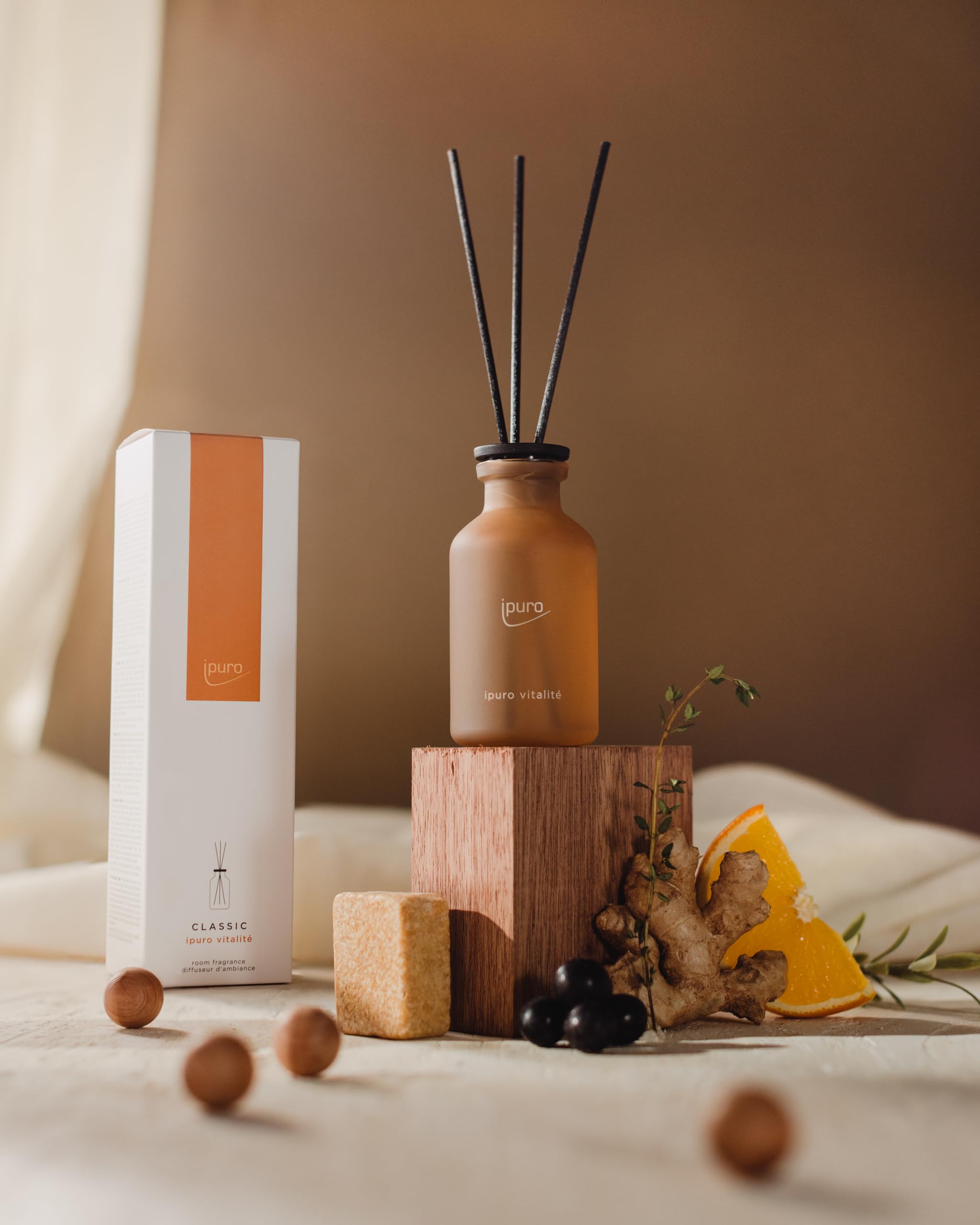 ipuro - Classic Room Fragrance VITALITÉ - 75 ml | Room Freshener with Rosemary & Ginger, Cedarwood & Patchouli - Fragrance | Diffuser with Sticks