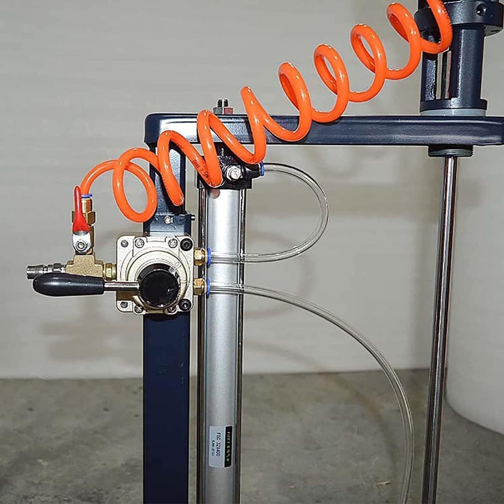 Mezclador de pintura neumático con soporte para una mezcla eficiente de tinta y revestimiento