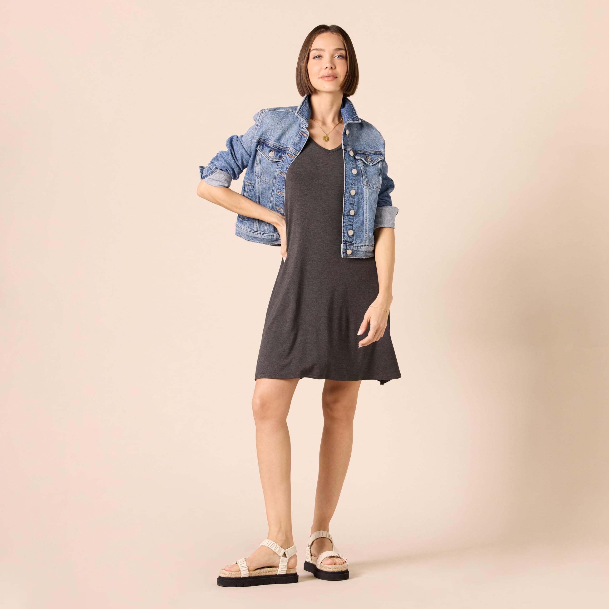 Amazon Essentials Abito Svasato Regolare a Maniche Corte con Scollo a V Donna