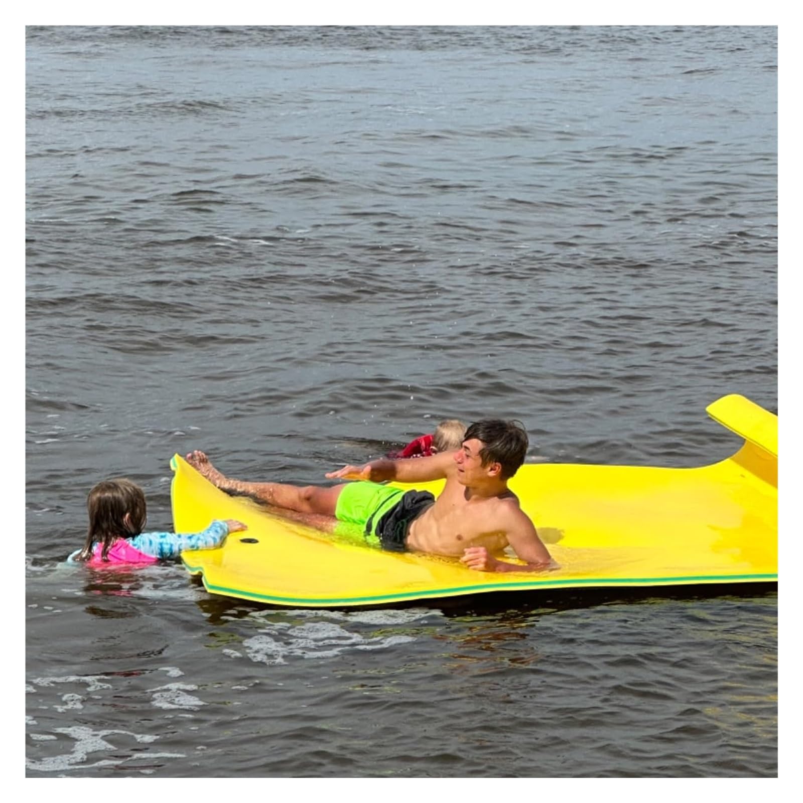 Tapis d'eau flottant pour piscine, résistant aux déchirures, résistant aux UV, antidérapant, tapis portable pour 1 à 7 personnes