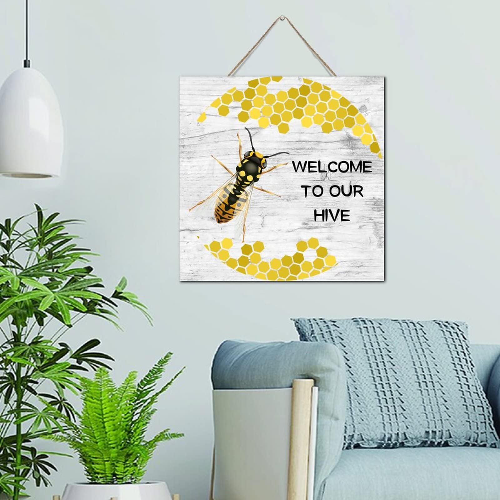 Décoration murale en bois Welcome to Our Hive pour l'ambiance chaleureuse du salon