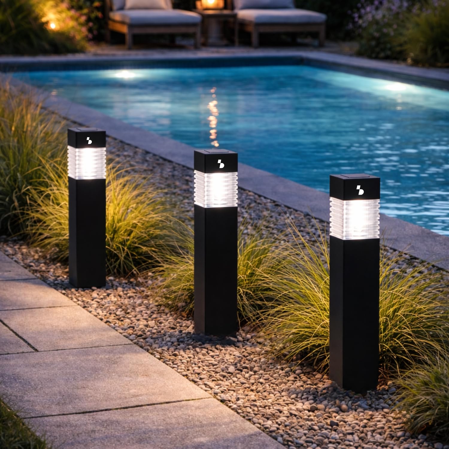 BEPER P207ILO030 Zestaw 3 solarnych lamp schodowych, zewnętrzne lampy solarne LED z kolcami, automatyczne włączanie, oświetlenie ścieżek i rabat kwiatowych, IP44
