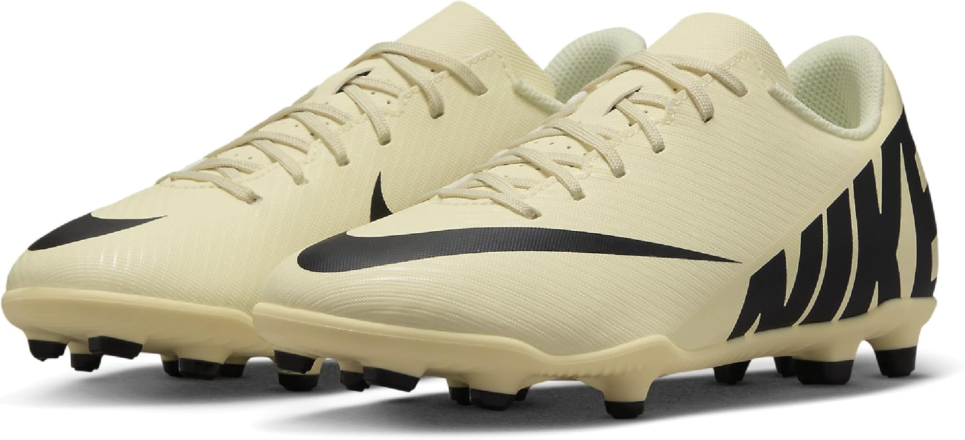 Amazon.com | Nike Jr. Mercurial Vapor 15 Club (DJ5958-700