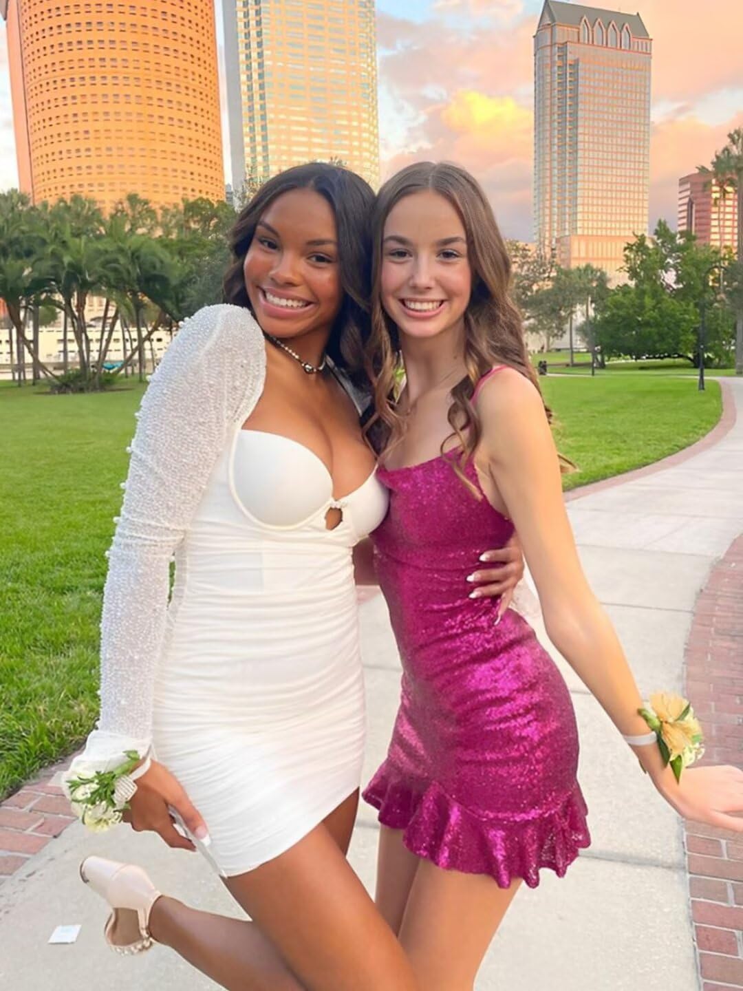 UZN Cowl Neck Sequin Homecoming Dresses Short Tight for Teens 2025 Spaghetti Straps Cocktail Gowns