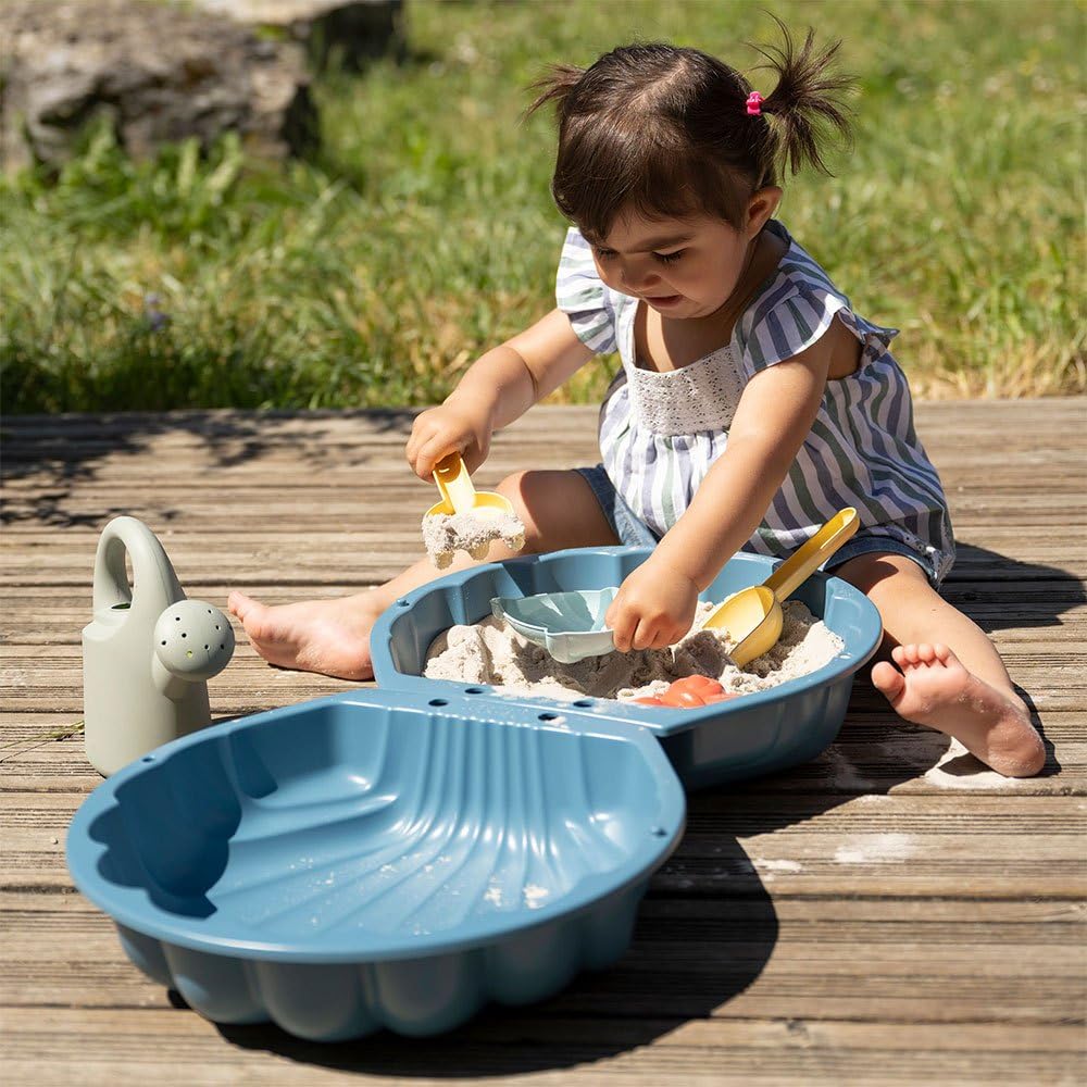 Smoby Life 850210 Mini-Sandkasten mit doppelter Füllung – Gießkanne – Schaufel + Rechen – Spiel Strand – recycelter Kunststoff – ab 18 Monaten