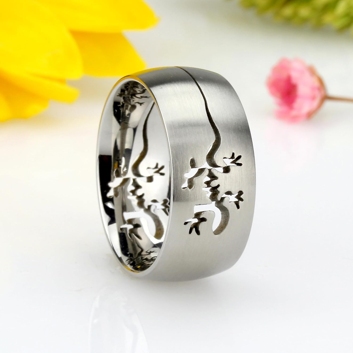 DoubleAccent 9MM Stainless Steel Cut-Out Lizard Comfort Fit Wedding Band Ring (Size 7 to 14)