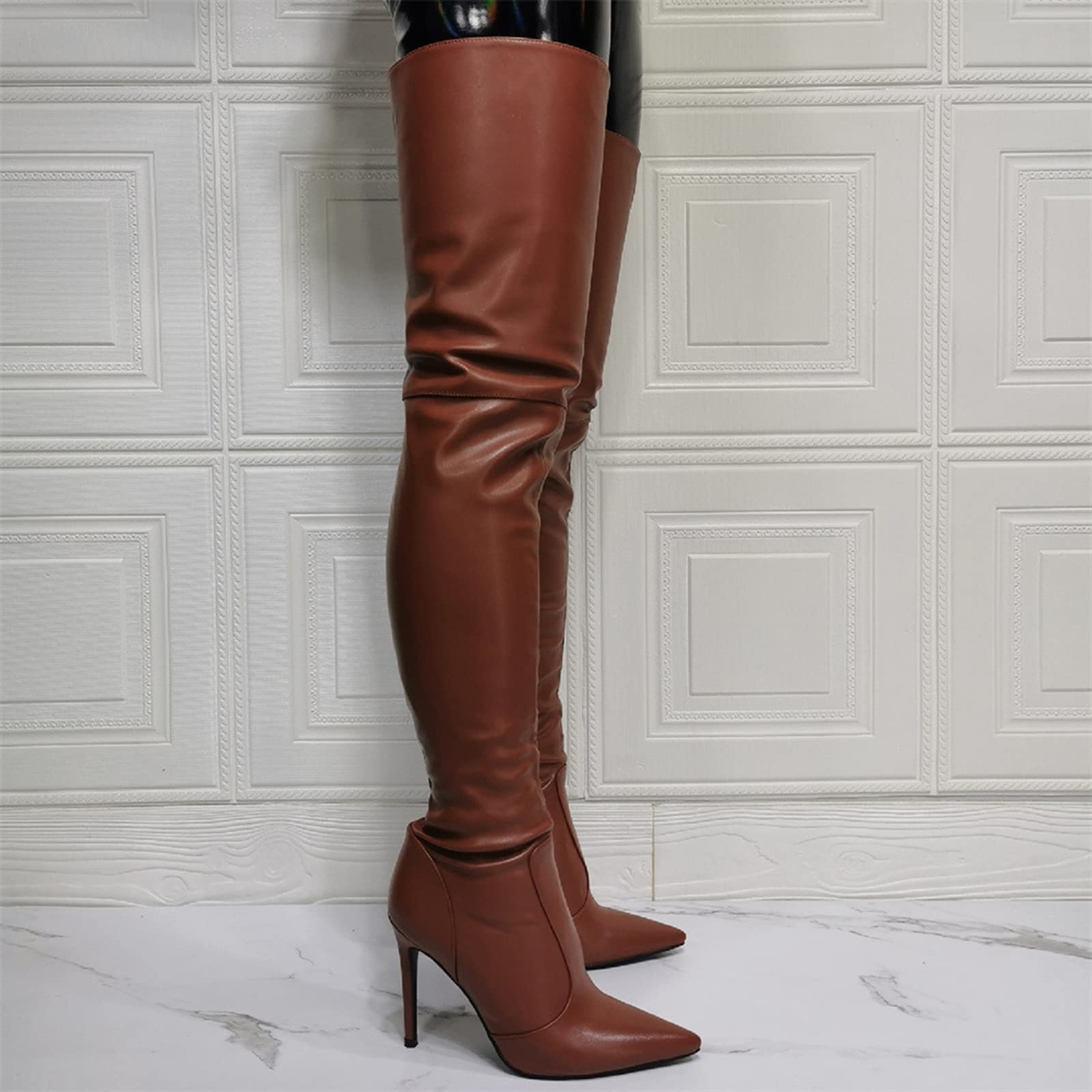 Mode Femme Marron sur Les Bottes au Genou Sexy Bout Pointu Cuissardes Bottes fétiche Talons Hauts Sexy Stripper Club Pole Dance Party Chaussures