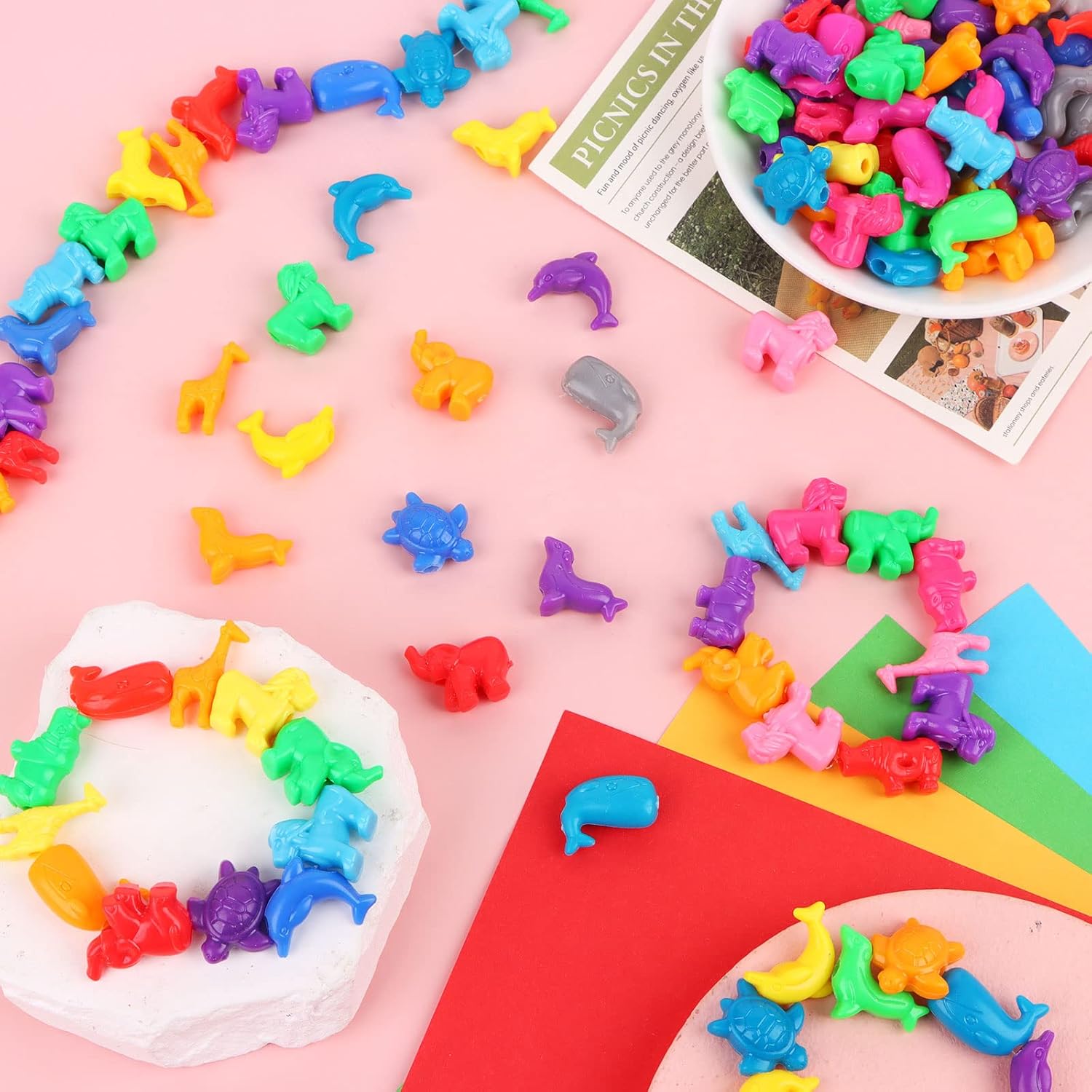 800 Pcs Animal Shaped Beads Animals Plastic Beads Colorful Marine and Jungle Animal Bead Zoo Animals Design Plastic Craft Bead for DIY Jewelry Craft Making Necklace Bracelet Supplies