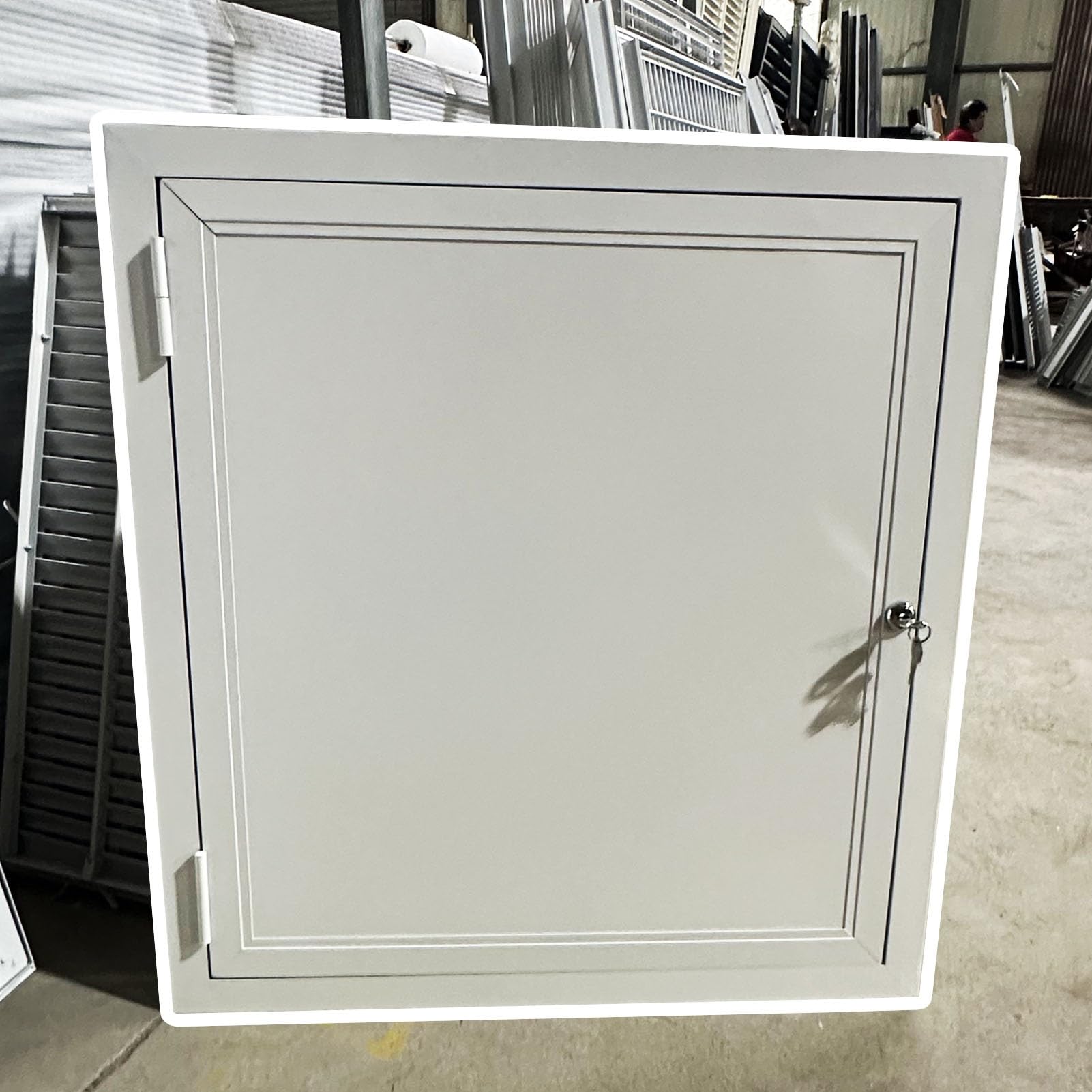 Pannello di accesso in metallo impermeabile per parete e soffitto, resistente porta di accesso C per uso esterno, diverse dimensioni: 16 x 32, 24 x 36, 24 x 32, 36 x 24, portello e copertura di sfiato