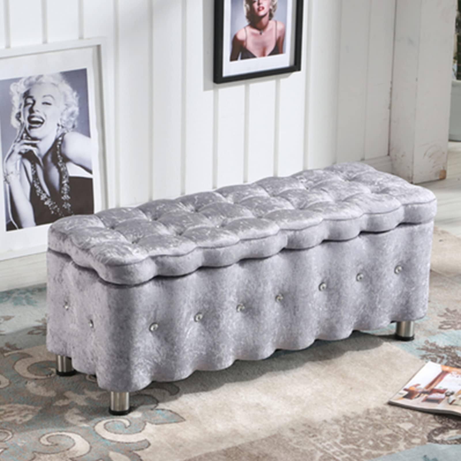 Banc de rangement en velours gris clair de luxe et pieds métal chic