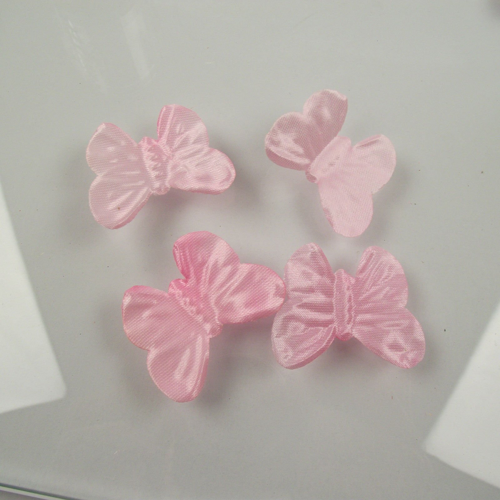 Meena Supplies Pack of 150 Unique Butterfly Shape Silk Butterfly Petals Weddin Table Confetti (Baby Pink)