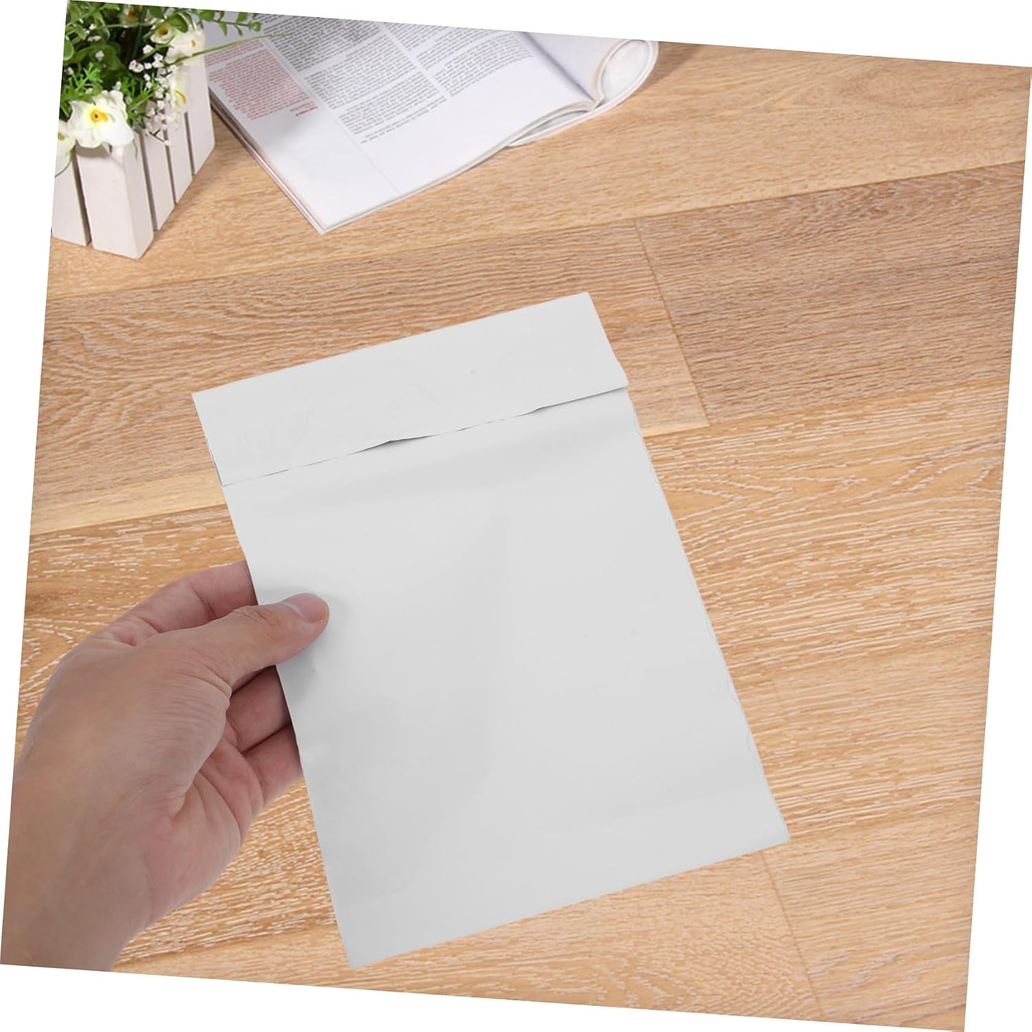 100pcs Menstrual Bags Self Seal Sanitary Napkin Storage Bags for Women Elegant Design for Personal Privacy Protection