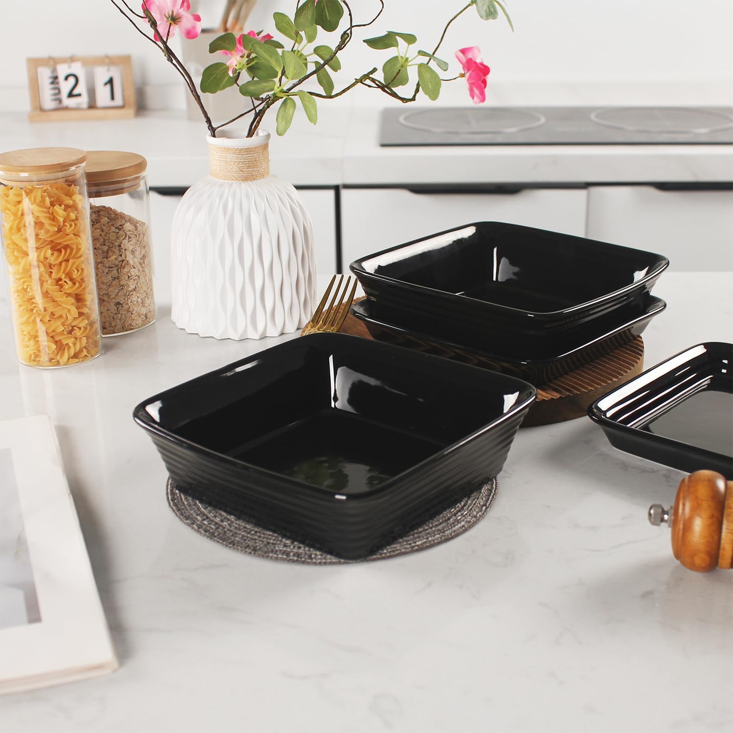 Casserole Dish15.22 Ounce Ceramic Square Bakeware Set with Lids, Set of 2, Chip and Crack Resistant Ceramic Casserole Dish, Microwave, Dishwasher, Oven, Freezer and Fridge Safe (Black, 7 Inch)