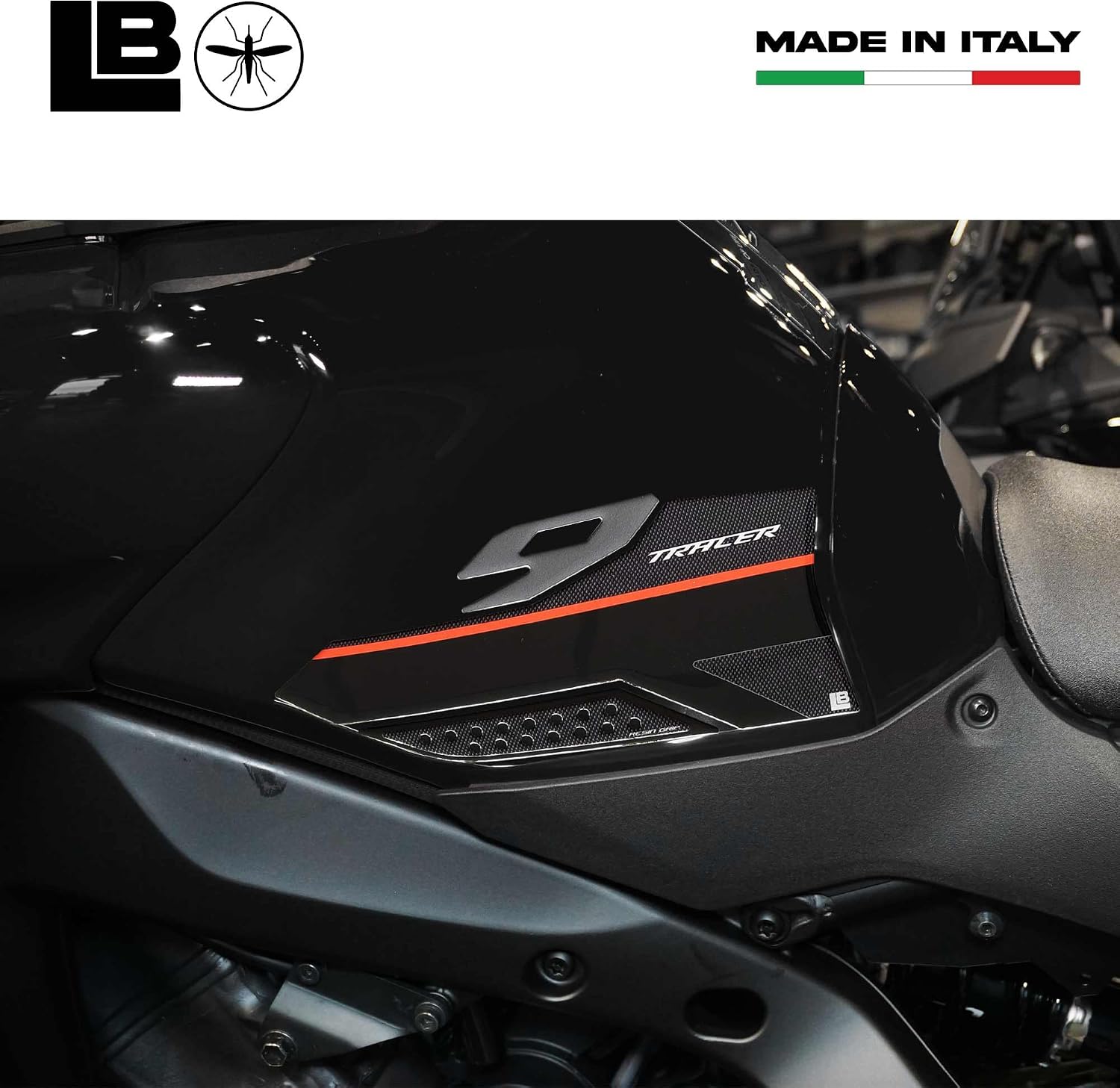 labelbike - 3D Stickers Motorcycle Fuel Tank Sides Protection and Decoration in Resin Compatible with Yamaha Tracer 9 2025 - Color Red Black Carbon