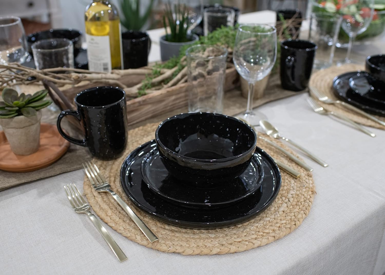 Elanze Designs Shiny Speckled Western Country Style Ceramic Plates Bowls Mugs Dinnerware 16 Piece Set - Service for 4, Black