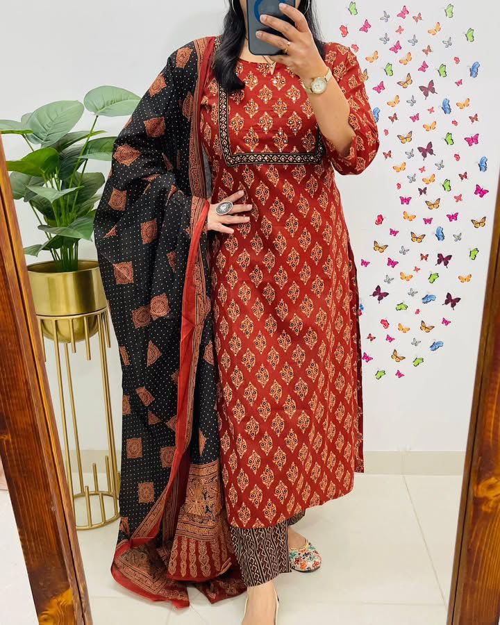 Image of Traditional Ethnic Printed Kurta Palazzo Set with Contrast Dupatta, 3 /4 Sleeves
