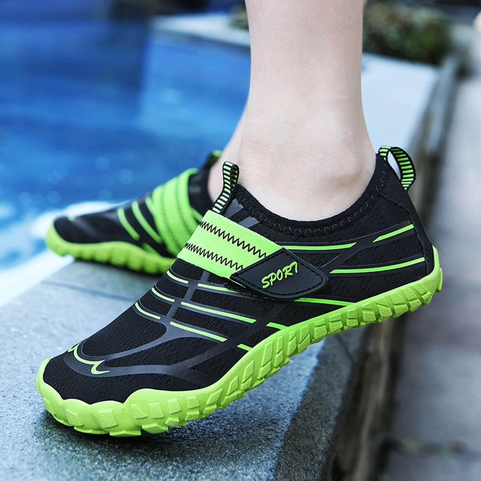 Generisch Chaussures aquatiques unisexes pour enfants - Chaussures aquatiques - Chaussettes aquatiques pour garçons et filles - Sportives - Natation - Surf - Plongée - Plage pieds nus - Séchage rapide