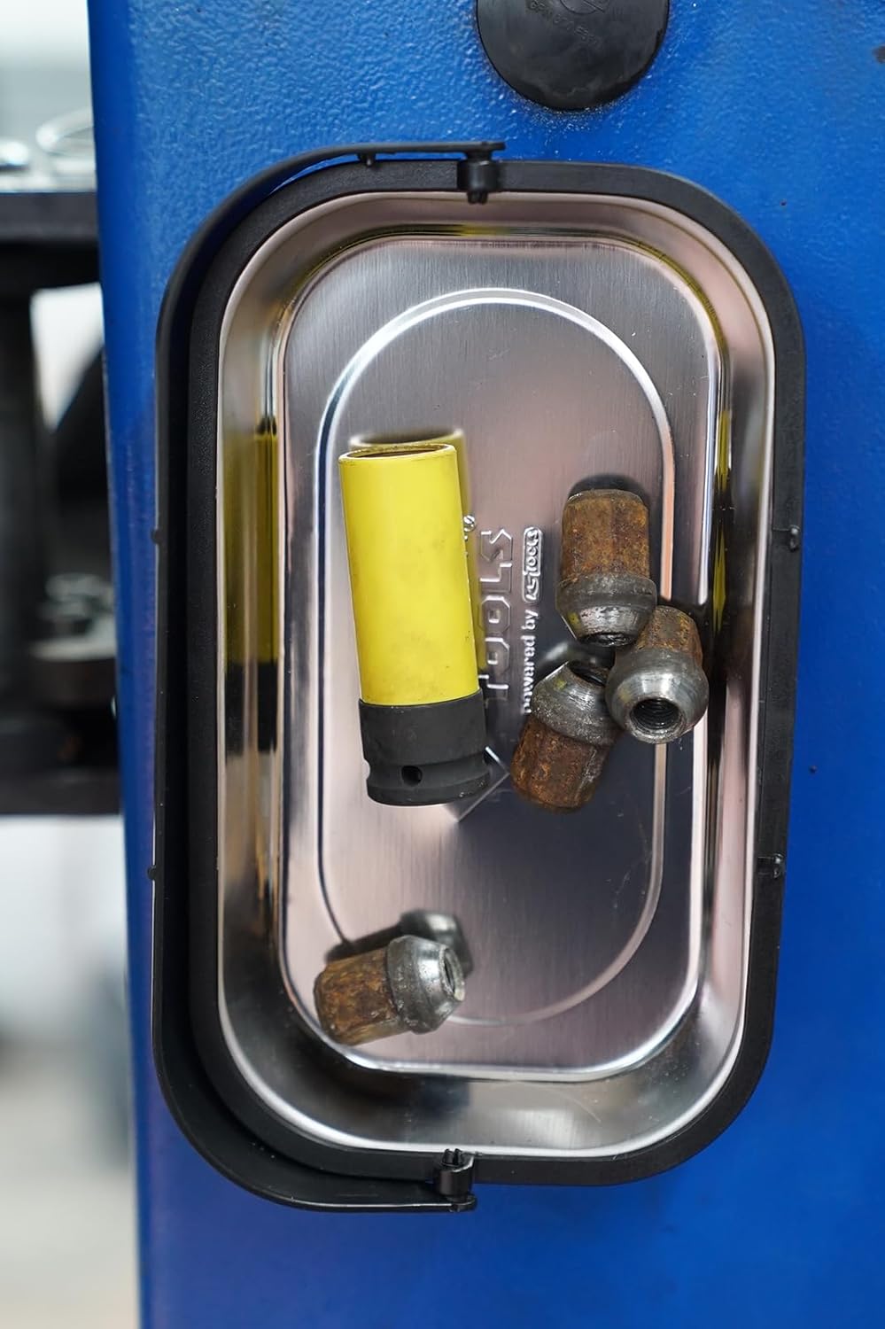 BRILLIANT TOOLS BT691166 Magnetic Tray with Crumb Catcher [Powered by KS Tools]