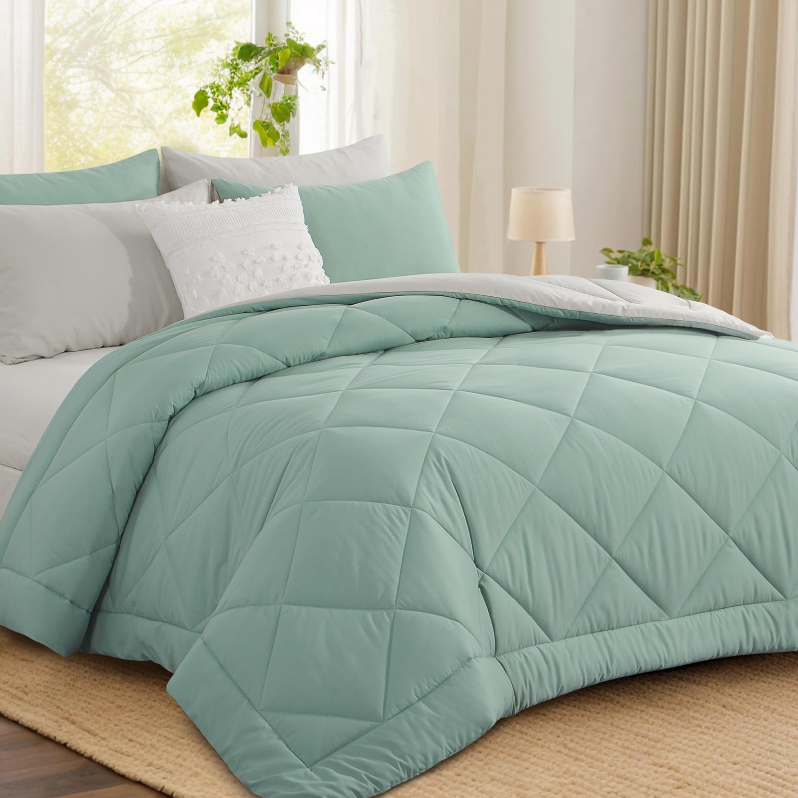 Aisbo Coverless Duvet King Size 10.5 Tog - 230x 220cm, Green Cosy and Lightweight Quilt, Reversible Comforter with 2 Pillowcases, Green/Beige — image 1