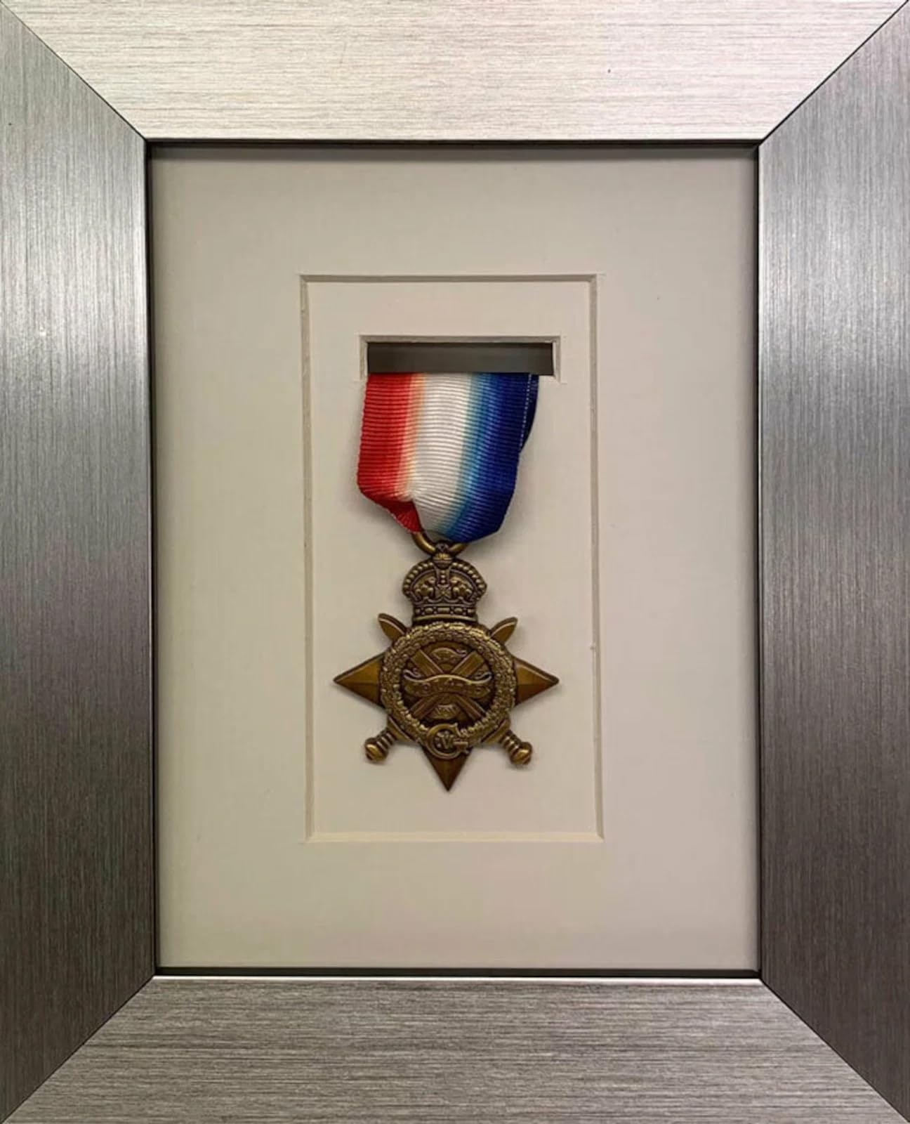 Kwik Picture Framing Ltd 1 Medal Military Medal Frame 23x18cm, White Mount - War Medal Shadow Box Display Case | Military Memorabilia Wall Hanging Frame