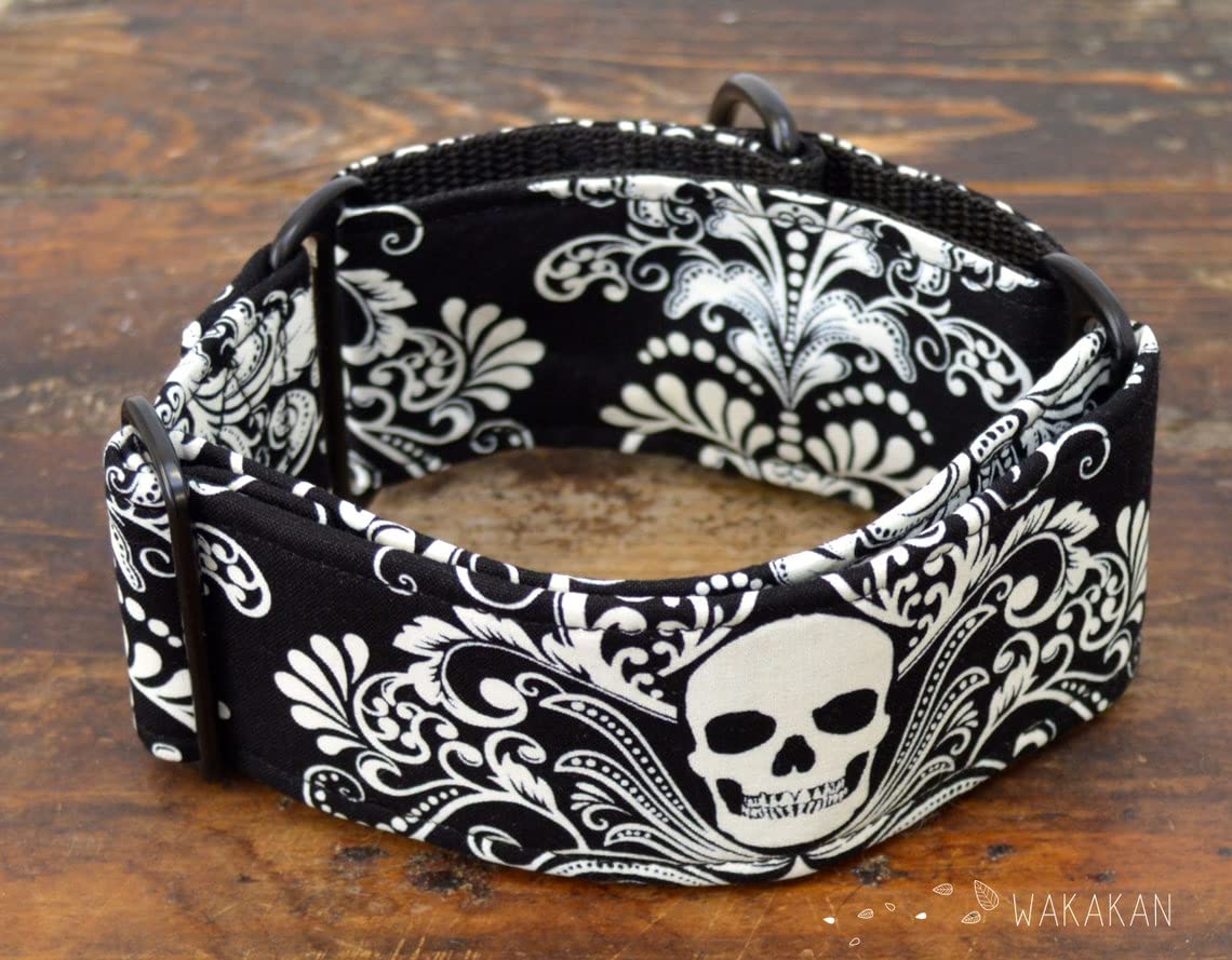 Collare per cani martingale: Victorian Skull Glow In The Dark, fatto a mano in Spagna da Wakakán