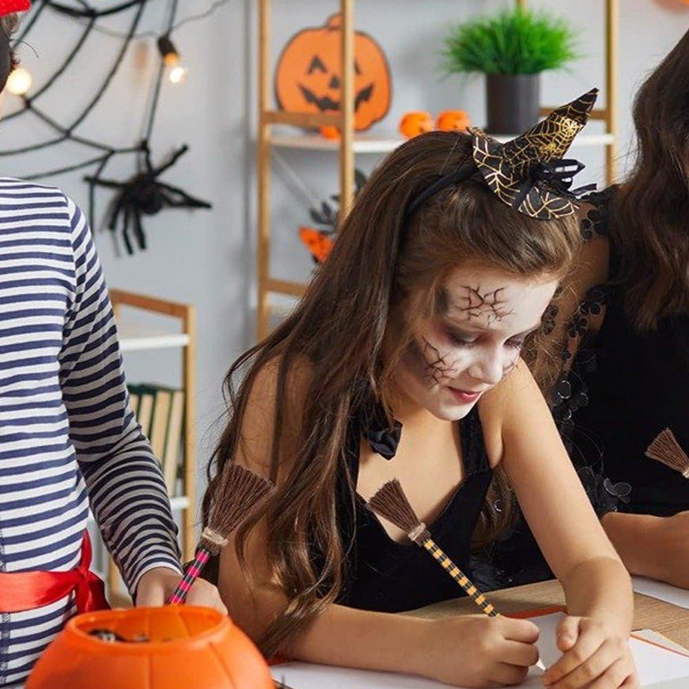 Set 12 Penne A Forma Di Scopa + 6 Gomme Arcobaleno - Design Divertente Per Bambini, Scrittura E Cancelleria Creativa - Foto 3