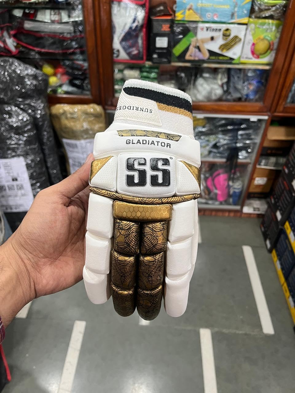 SS Gladiator Golden White Batting Gloves Adult RH-picture-21