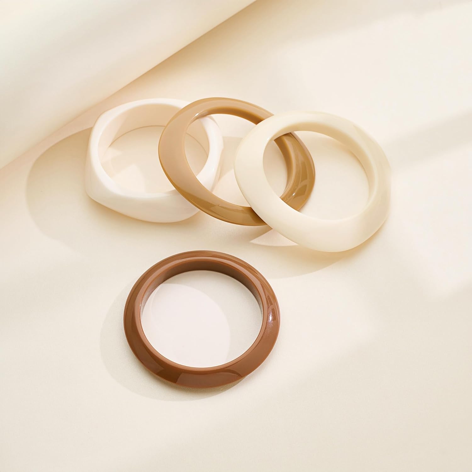 WOWORAMA 4Pcs Resin Acrylic Bangle Bracelets Set for Women Stackable White Brown Acetate Resin Bangles Geometric Chunky Acrylic Bracelet Trendy Plastic Bangle Jewelry - Image 4