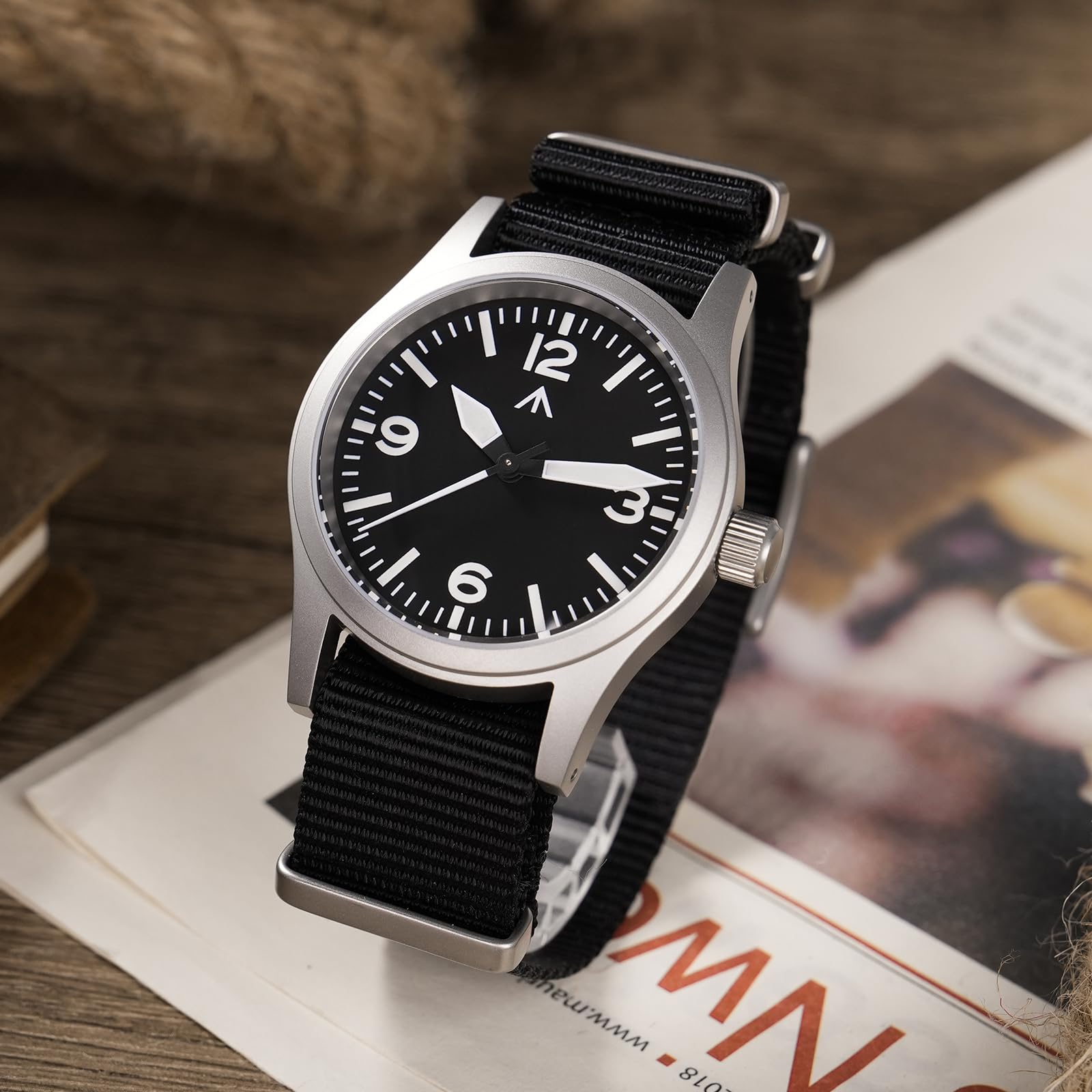Militado ML05 VH31 - Orologio al quarzo da uomo, 38 mm, con vetro zaffiro bombato, super luminoso, stile retrò, impermeabile fino a 100 m