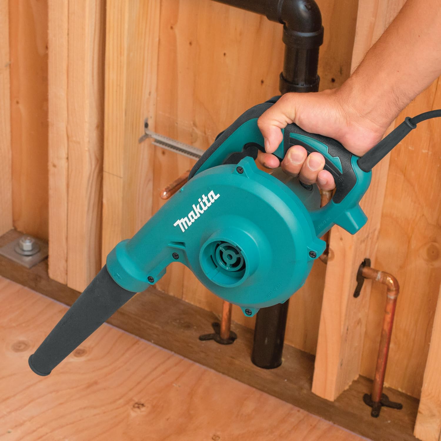 Makita SOFFIAT-ASPIRATORE 600W, Con cavo elettrico