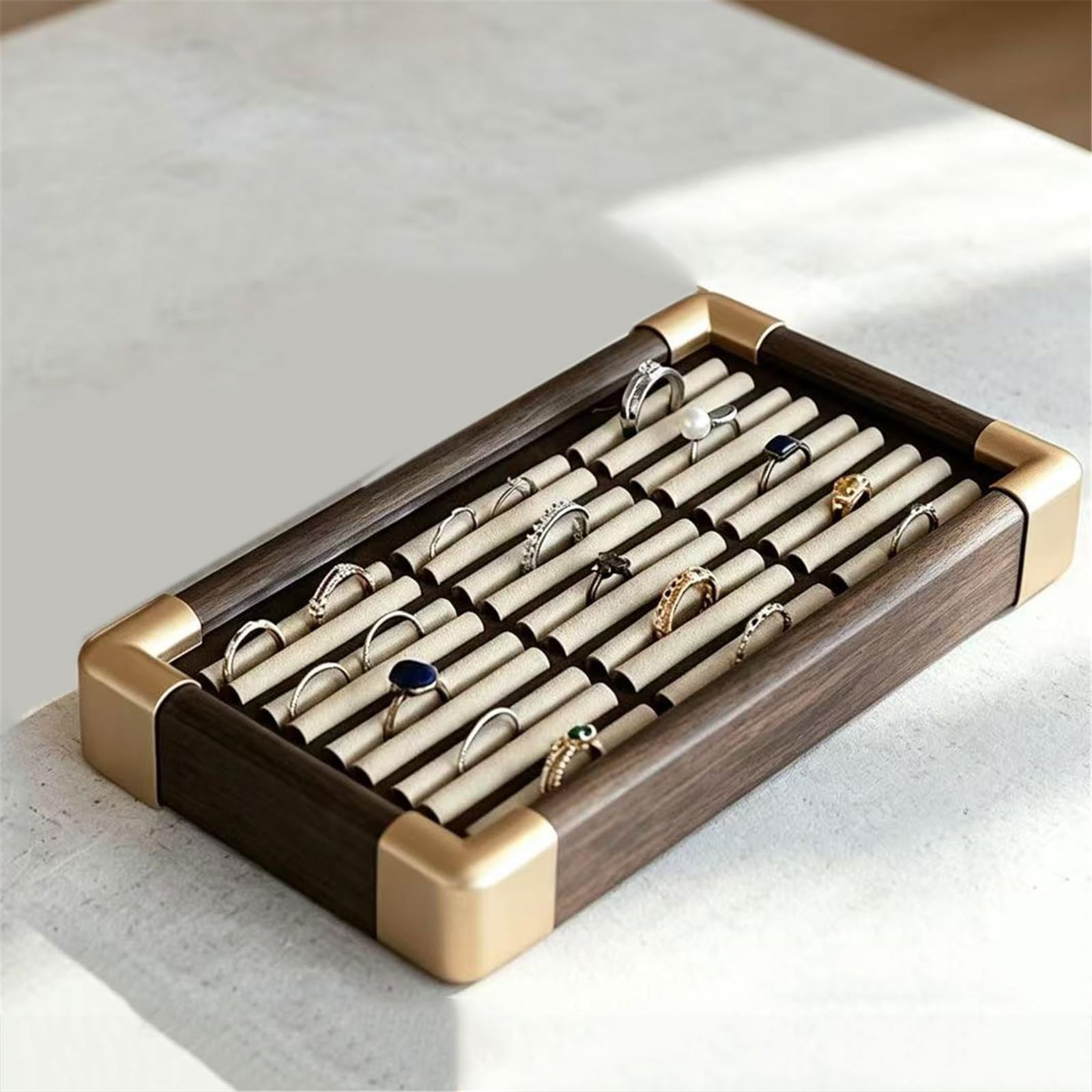 Stań Velvet Slot Ring Display Wooden Tray with Metal Corner do sprzedaży