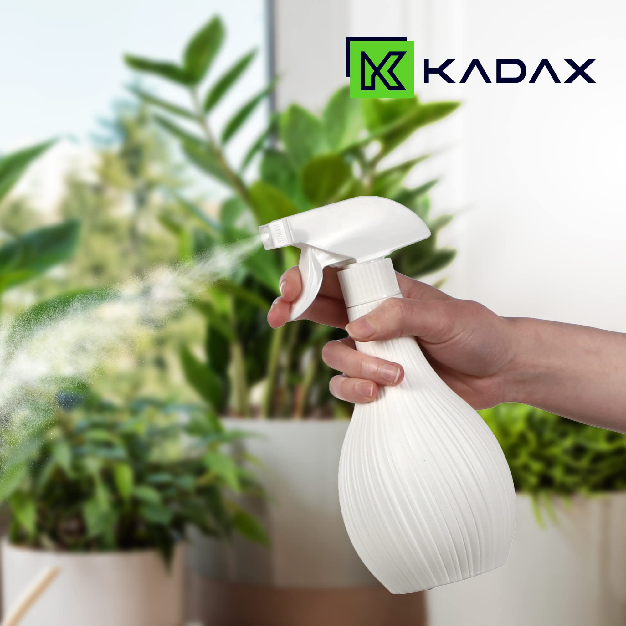KADAX Ręczny spryskiwacz z tworzywa 600 ml, biały, do podlewania roślin, zraszania kwiatów, prac ogrodowych, sprzątania i użytku fryzjerskiego, kulisty ergonomiczny zbiornik