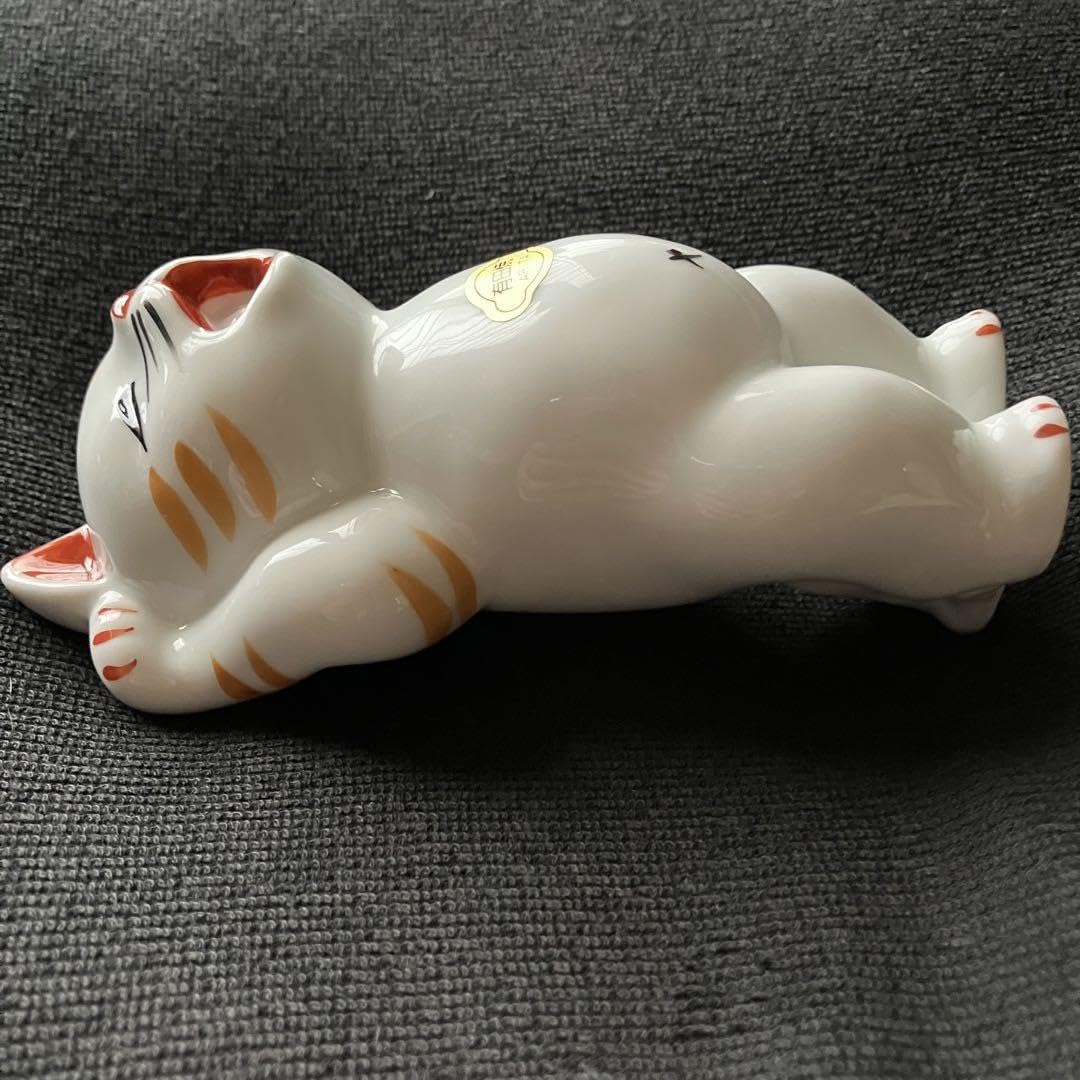 有田焼招き猫 Amazon.co.jp: 有田焼 招き猫 両手上げ 置物 : ホーム＆キッチン
