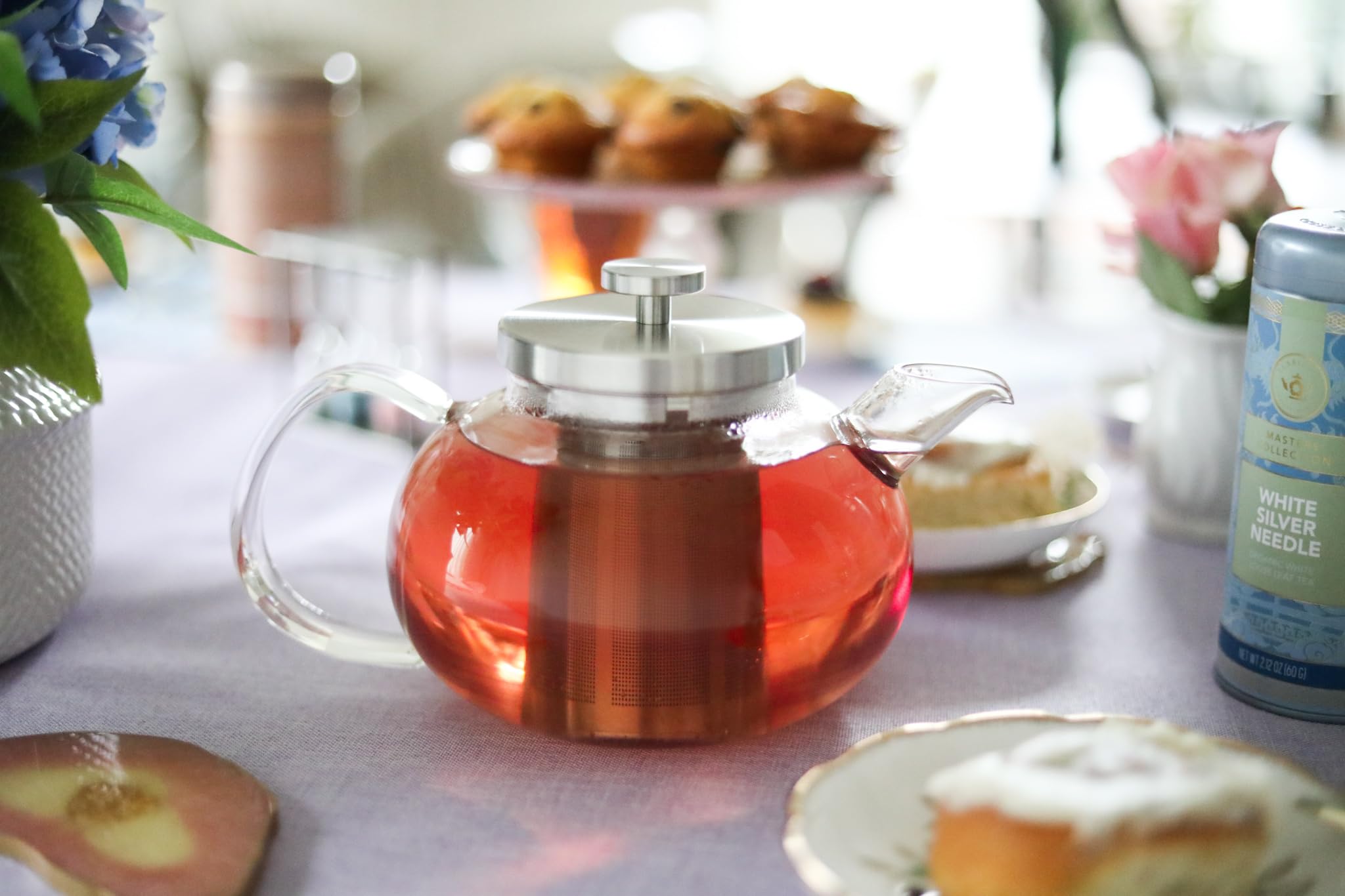 Teabloom Connoisseur Glas-Teekanne mit Edelstahl-Teesieb für losen Tee – Fassungsvermögen für 4 Tassen, Herdplattensicheres, langlebiges Borosilikatglas, perfekt für heißen und Eistee