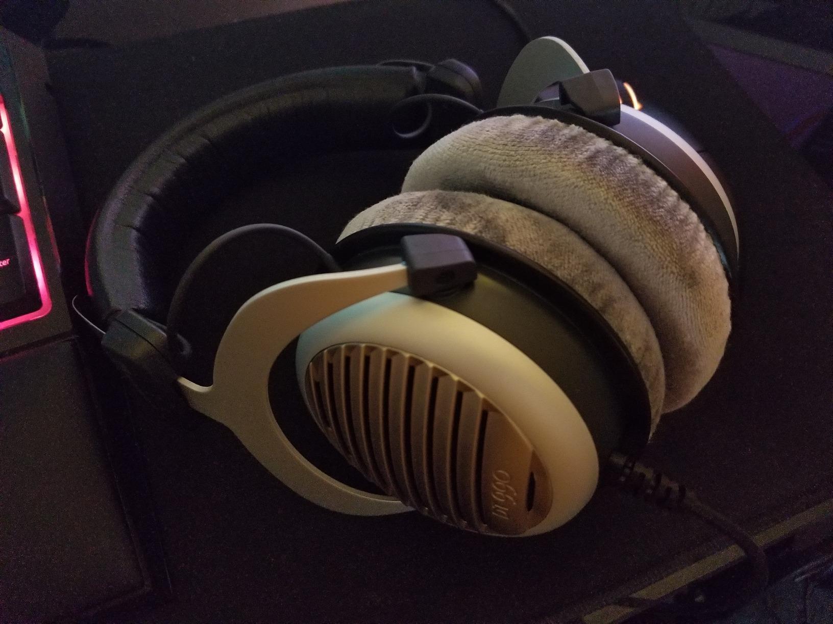 Absolutely wonderful pair of headphones. Would recommend for anyone looking for a great sound experience, for gaming and music.