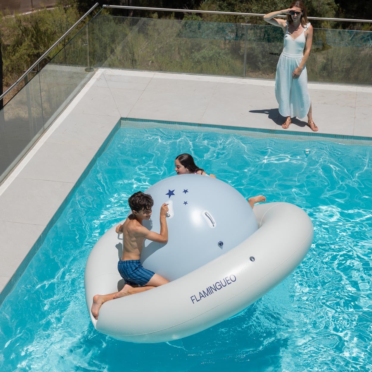 Flamingueo Flotador, Hinchable para Niños, para Piscina y Jardín | PVC Extrarresistente, 6 Asas de Agarre, Multicolor
