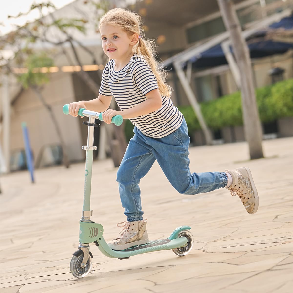 Globber - Flow Foldable Junior Lights - 2-kołowa hulajnoga dla dzieci od 3 lat, zielona