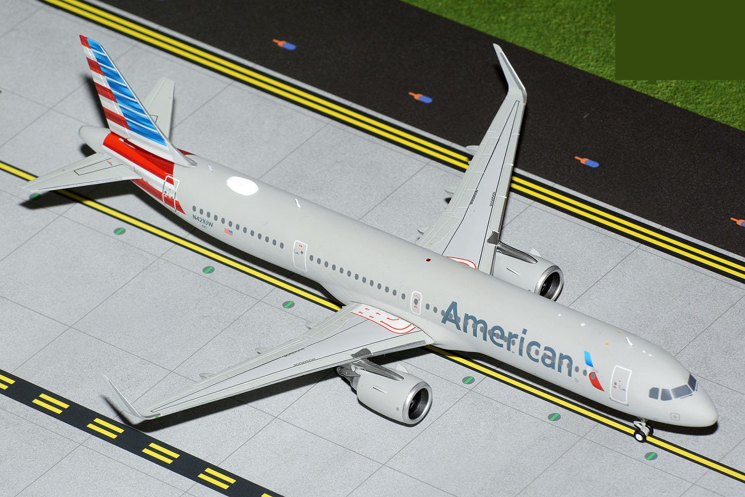 Amazon.com: GeminiJets Airbus A321neo Commercial Aircraft