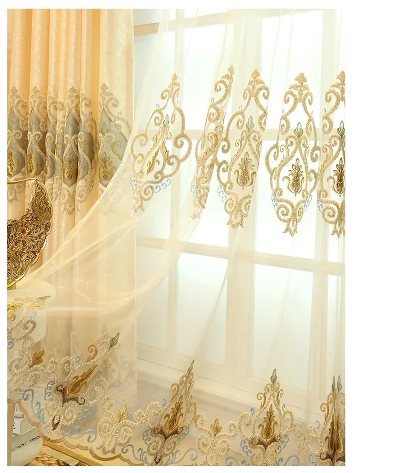 Rideaux salon occultants brodés beige pour tamiser la chambre à coucher en douceur