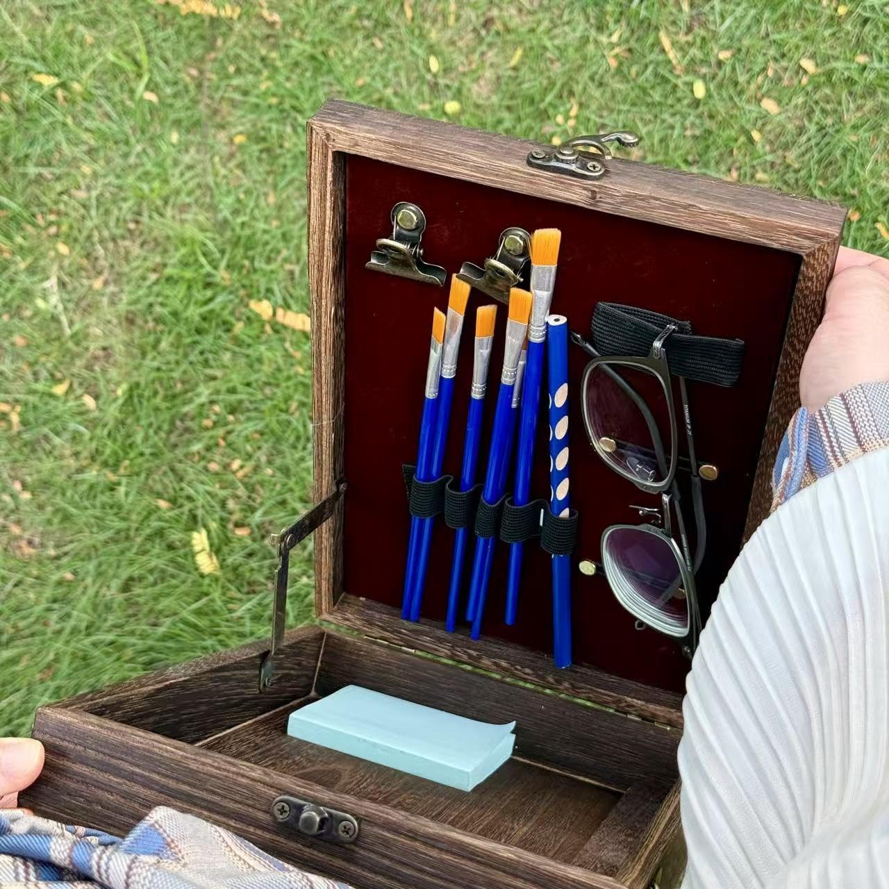 Writers Messenger Wooden Box Bag – Handmade Retro Crossbody Sketch Tool Box, Portable Artist Storage for Brushes, Pens & Outdoor Painting