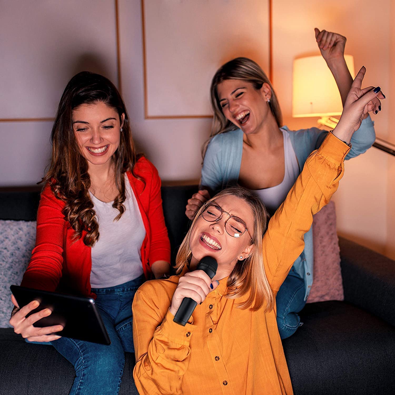 Lioncast Wireless Karaoke Mikrofon für PlayStation 5 / PS5 / PS4, PC, Wii, Xbox, Nintendo Switch, Karaoke Mikrofone für Let's Sing, Voice of Germany, SingStar, kabelloses Mikrofon PC