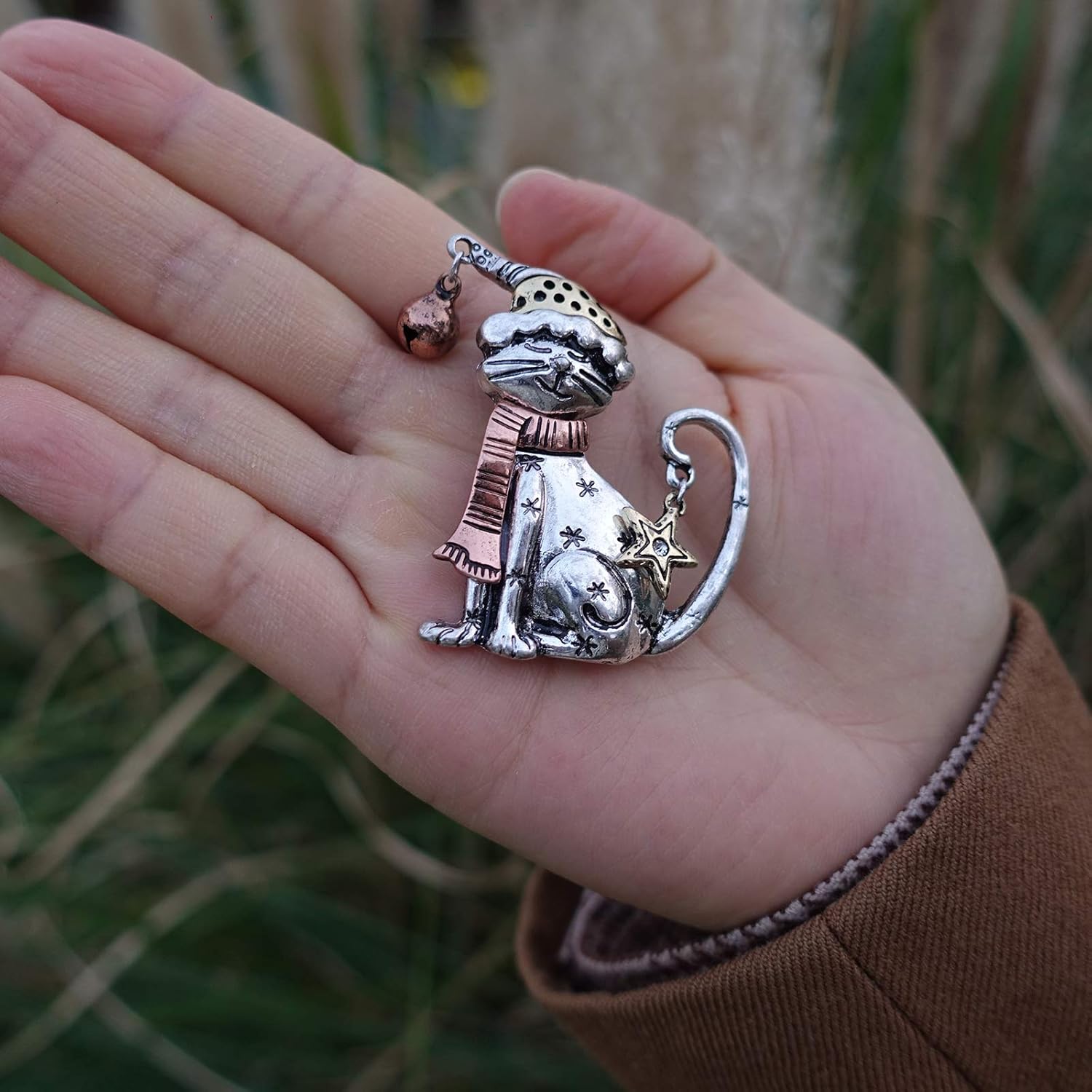 RareLove Cute Cat Santa Costumes Ring Bell Christmas Pins and Brooches Two Tone Rose Gold Silver Plated Alloy Holiday Animal Jewelry for Women Girls: Clothing, Shoes & Jewelry