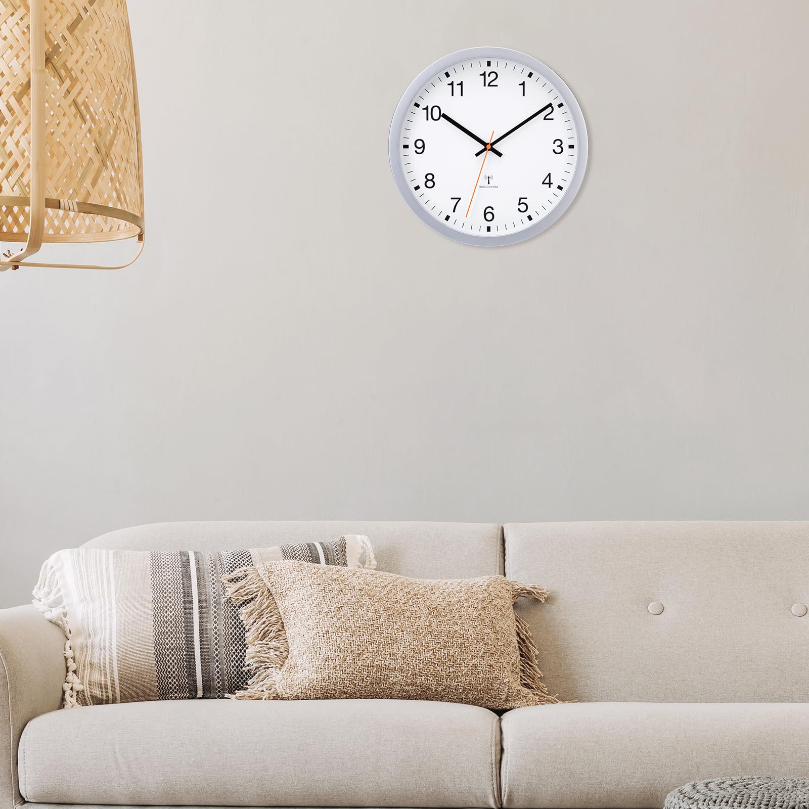 VIVILINEN Horloge Murale Radio Pilotée Silencieuse 30cm Design Moderne Argent
