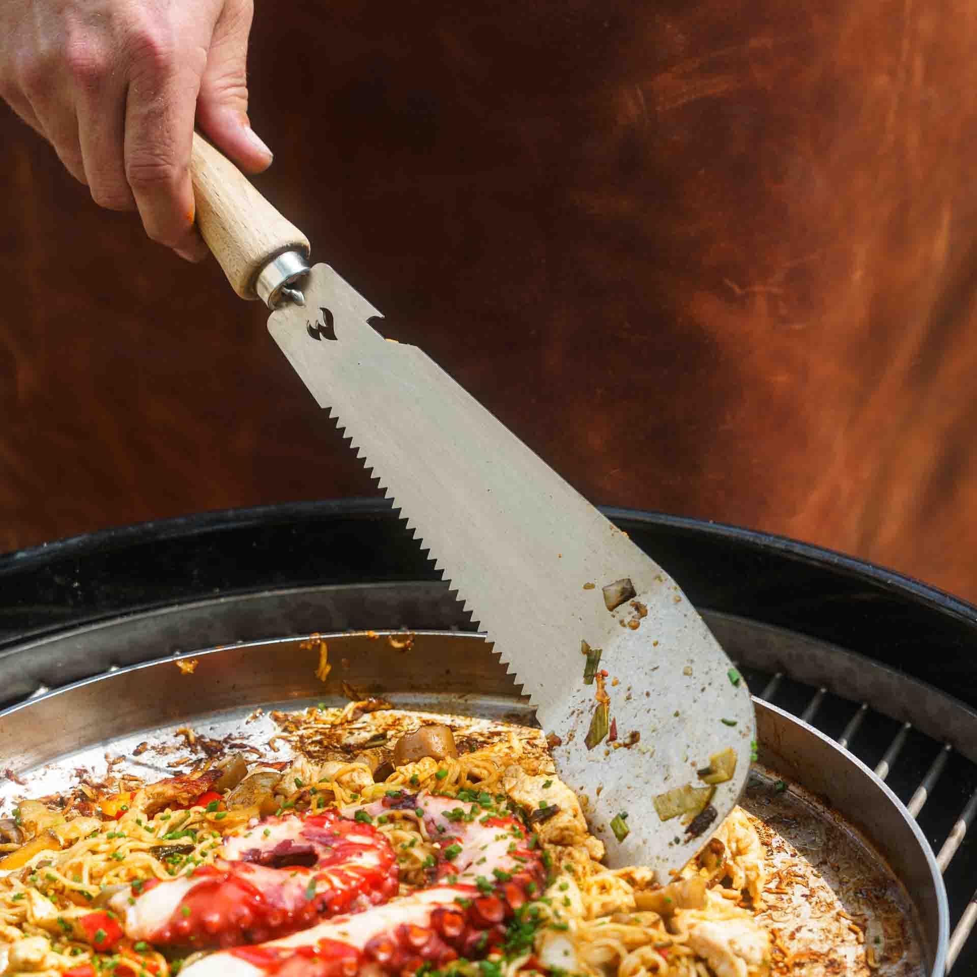 Grillrost.com Das Original Burger Set für perfekte Burger von Feuerplatte und Plancha - 1 Smasher | 1 Grillmachete | 2 Burgerglocken