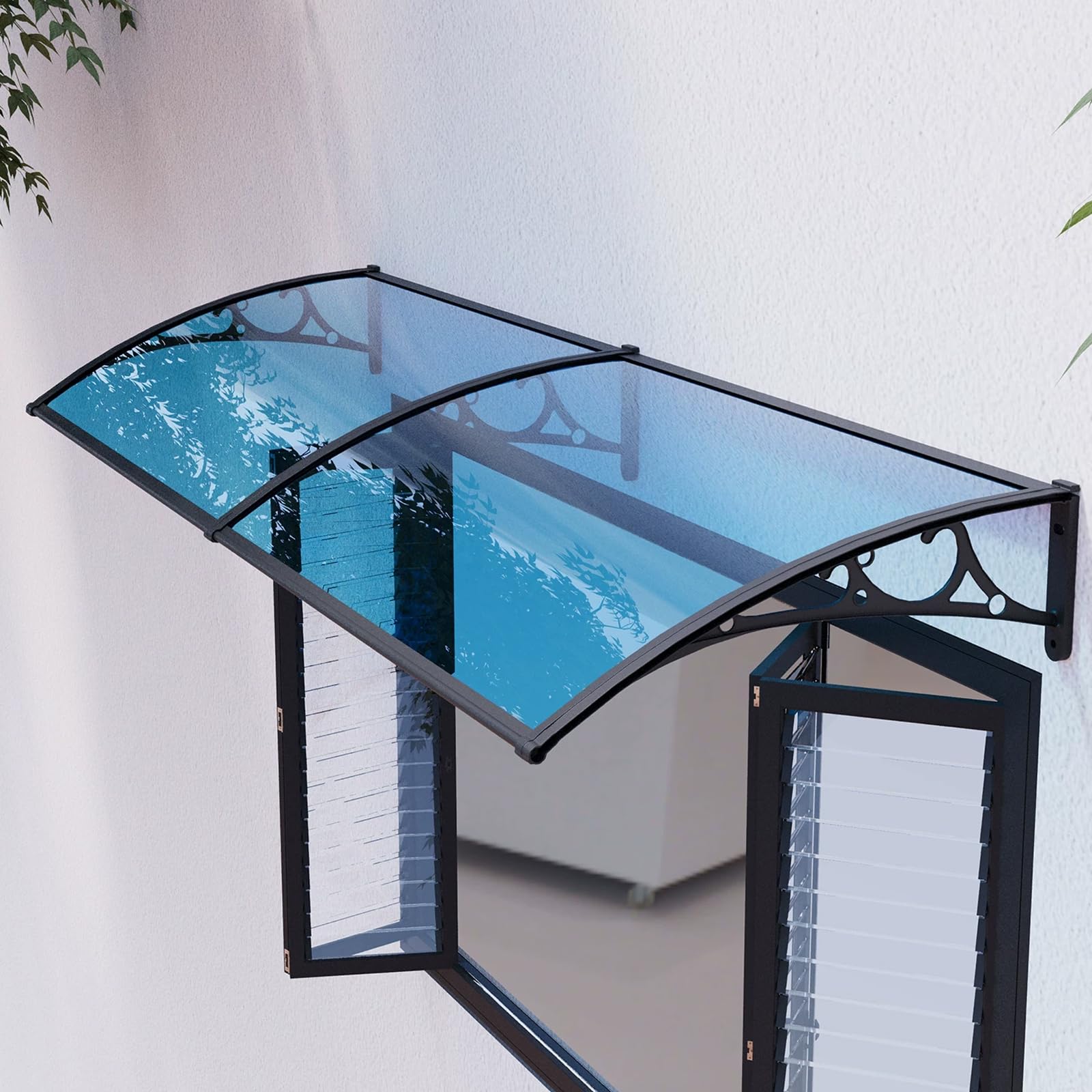 Auvent en polycarbonate incurvé : protection pluie et vent optimale