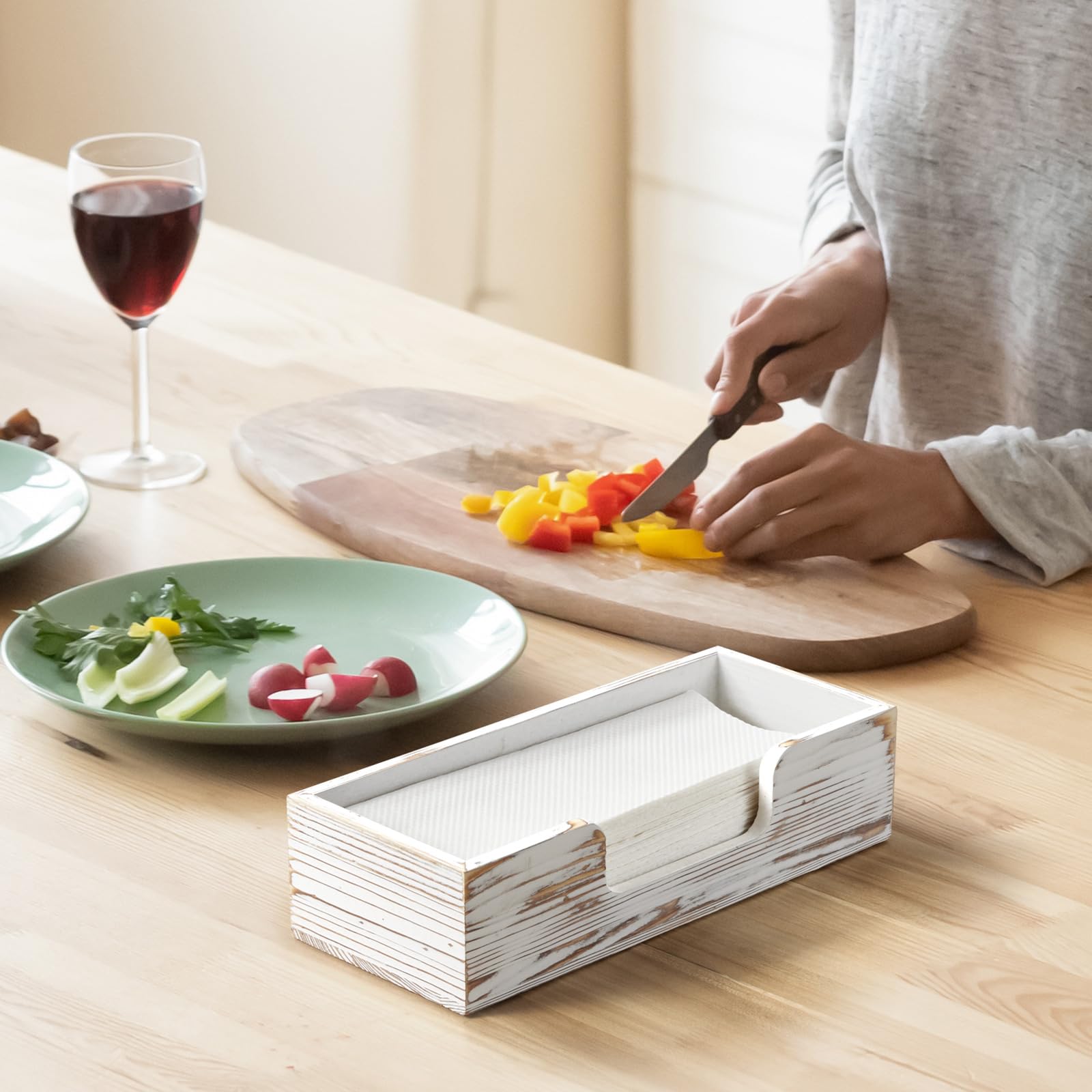 Dispensador de toallas de papel, soporte de toallas de mano de papel plegado de madera lavada blanca para baño de invitados, bandeja dispensadora de pañuelos de mesa comercial para múltiples pliegues