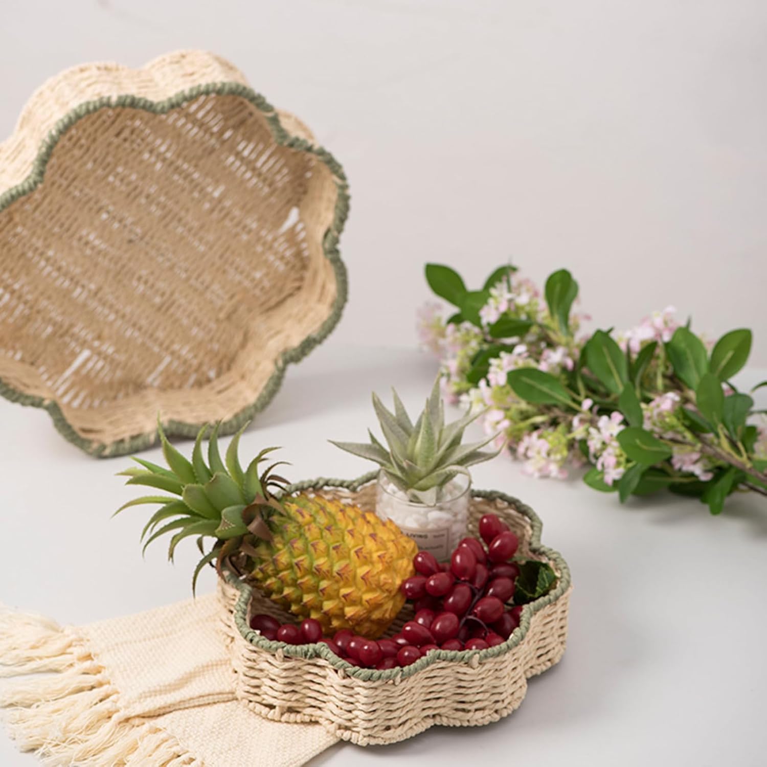 Scalloped Basket Tray, Stylish Storage with Hand-Woven Traditional Pattern, Paper Rope and Iron Round Fruit Basket Trays Multi-Purpose Serving Trays Two-Size Set Small, Home Déc